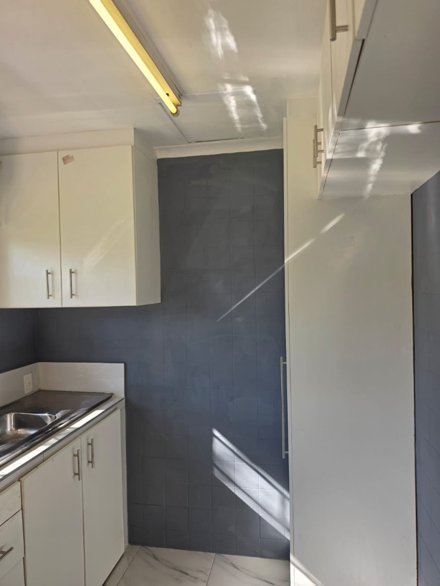 Cottage for rent in Bramley Manor, Johannesburg