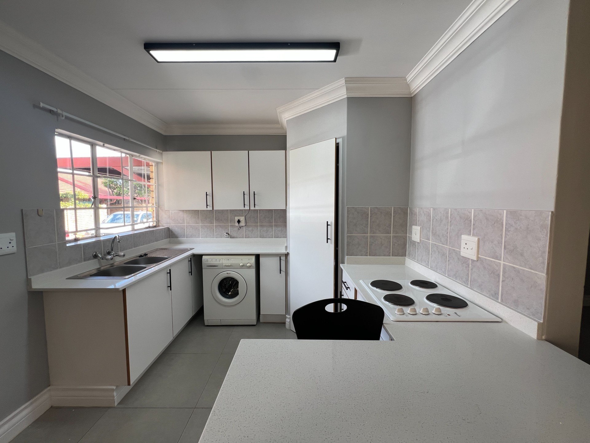Townhouse for rent in Faerie Glen, Pretoria, 116 m²