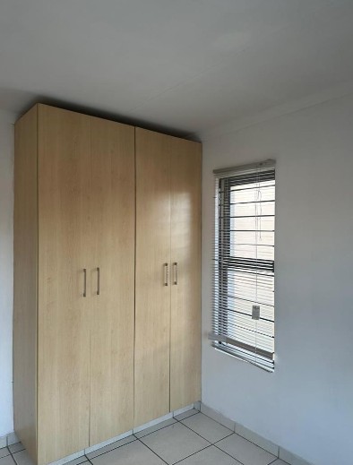 Apartment for sale in Lakefield, Benoni, 00, Racecourse View, Brand Street, Lakefield, Benoni, Gauteng