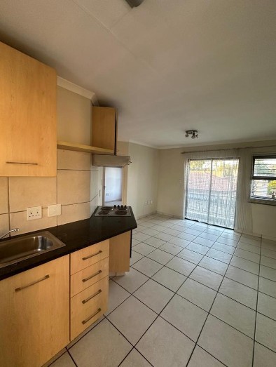 Apartment for sale in Lakefield, Benoni, 00, Racecourse View, Brand Street, Lakefield, Benoni, Gauteng
