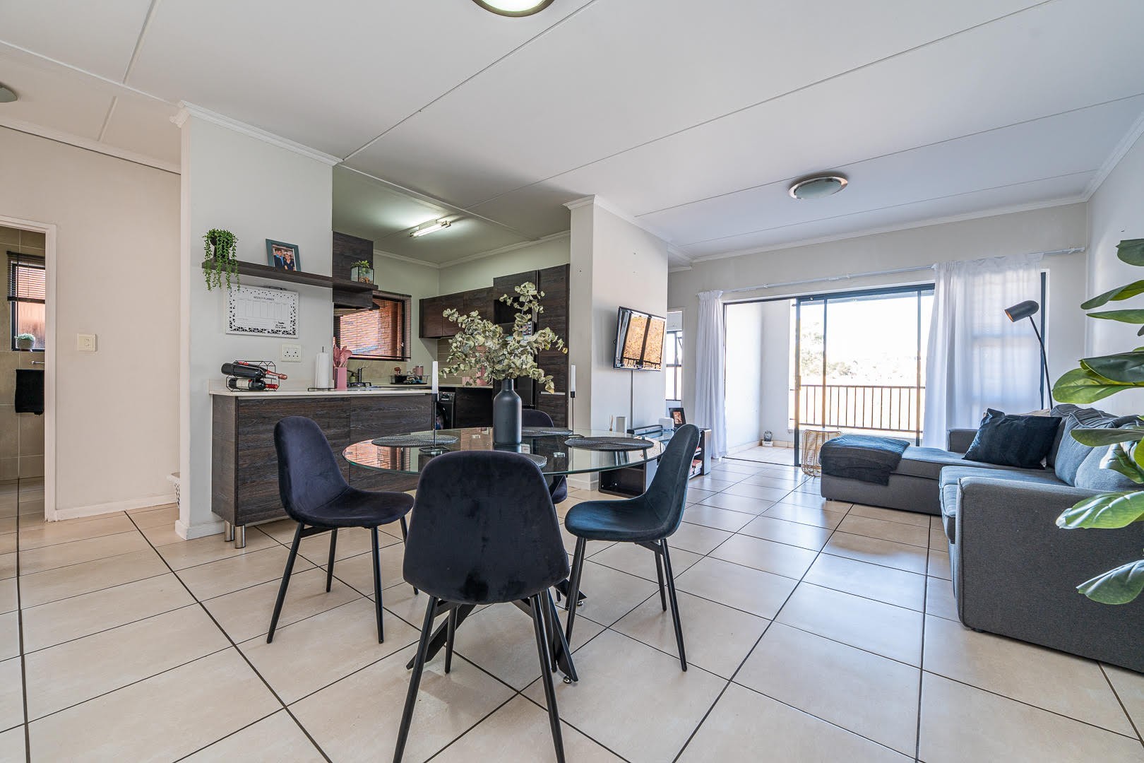 Apartment for sale in Olivedale, Randburg, 165 m²