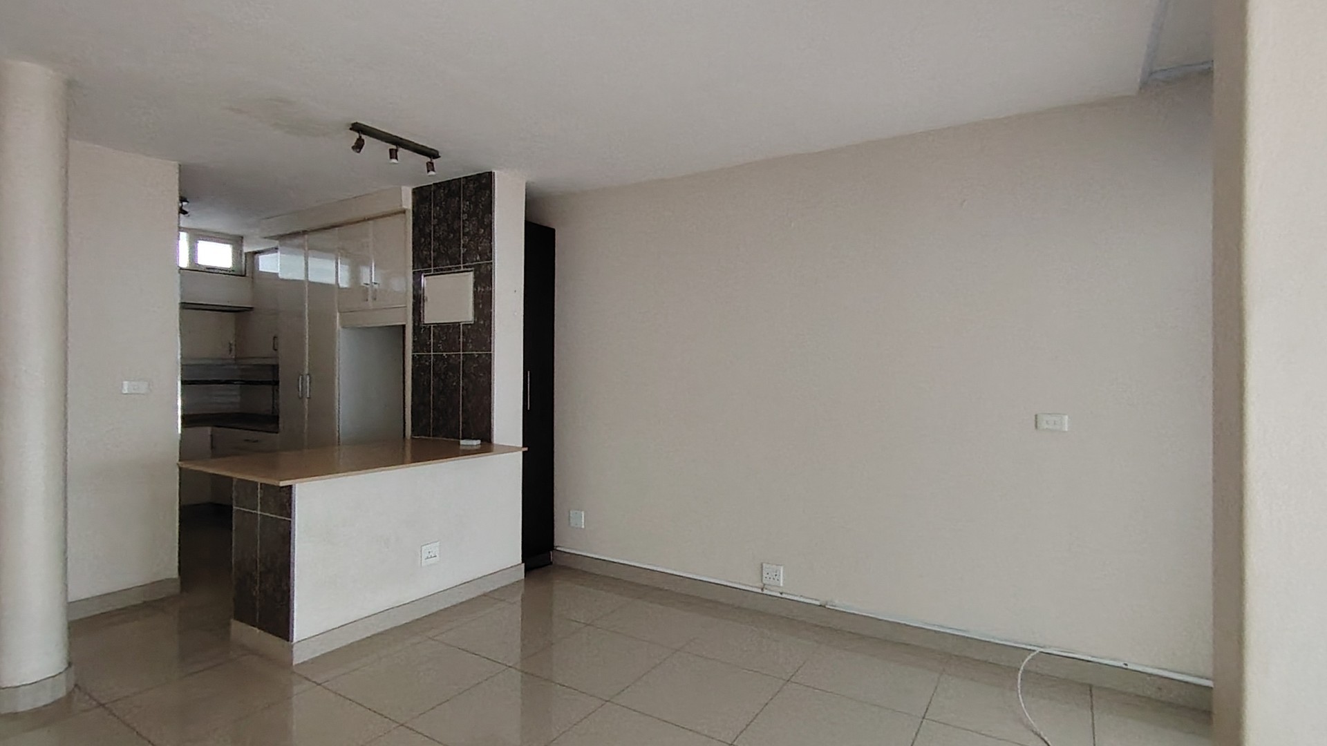 Duplex for rent in Essenwood, Durban, KwaZulu Natal, 99 m²