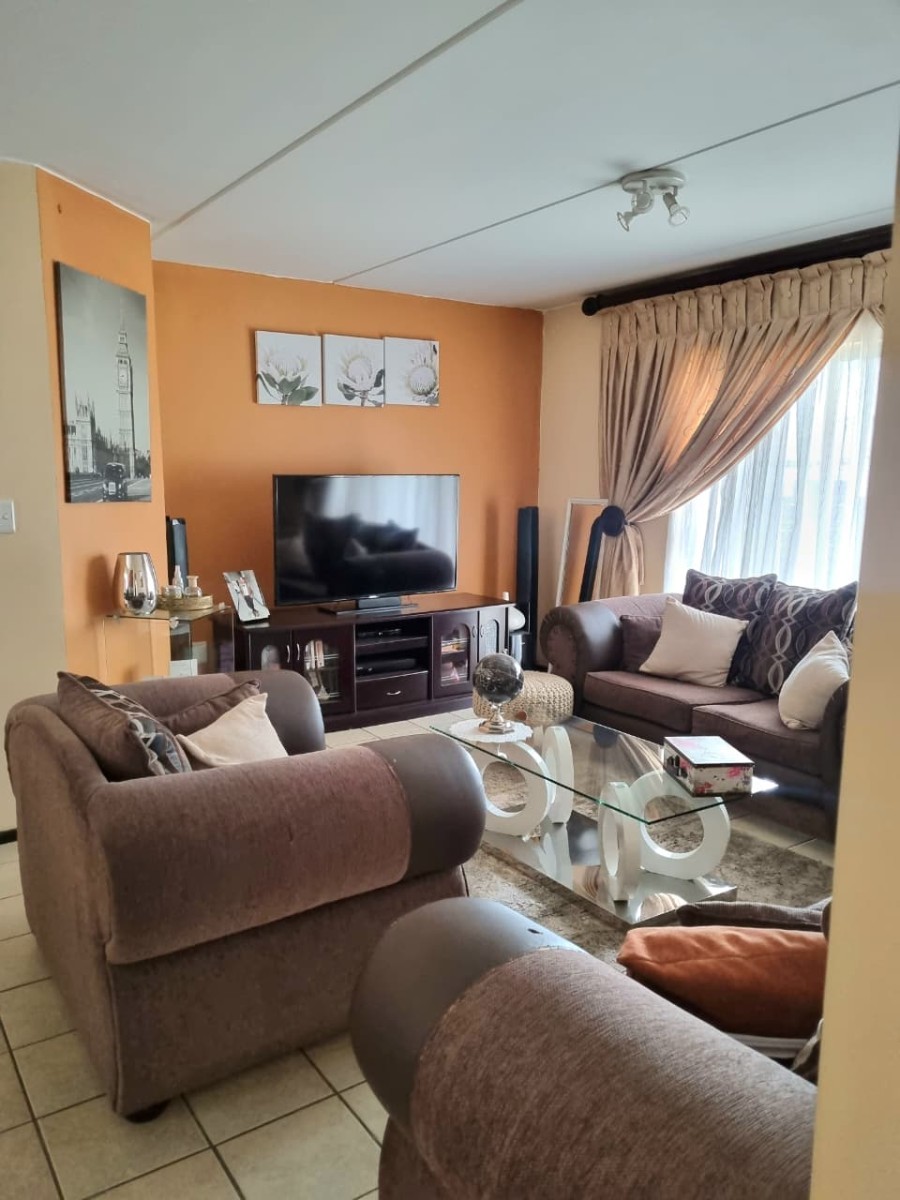 Apartment for sale in Bardene, Boksburg, 00, Saxenburg Complex, 34 Sabie Road, Bardene, Boksburg, Gauteng, 77 m²