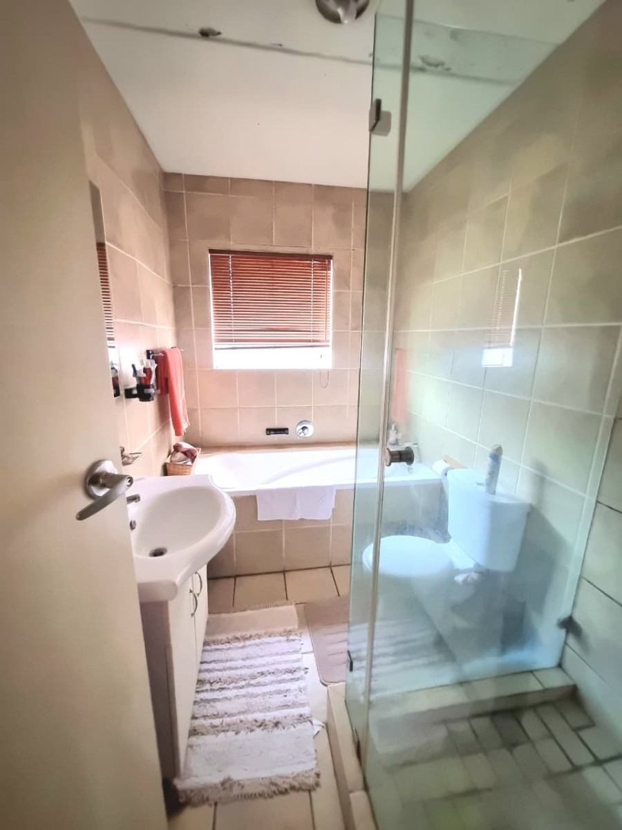 Apartment for sale in Bardene, Boksburg, 00, Saxenburg Complex, 34 Sabie Road, Bardene, Boksburg, Gauteng, 77 m²