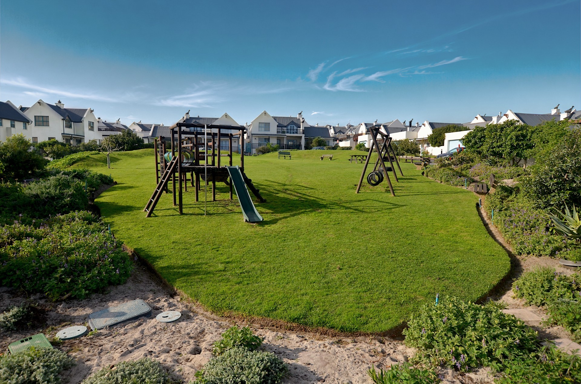 Townhouse To Rent in Big Bay, Blouberg 3