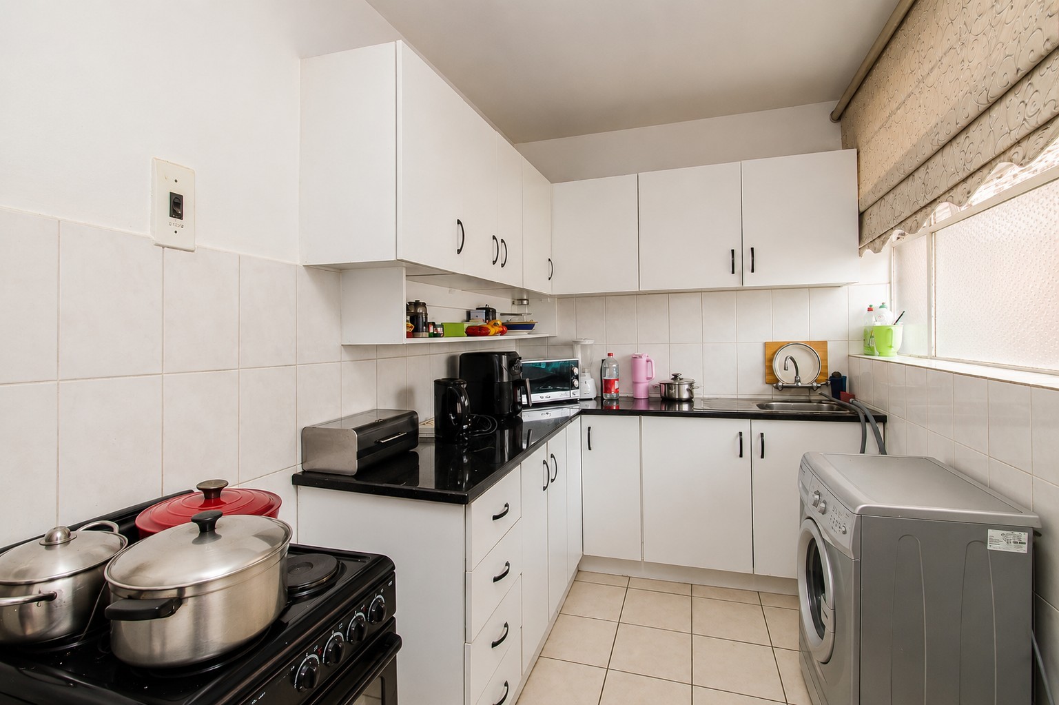 Apartment for sale in Kew, Johannesburg, 79 m²