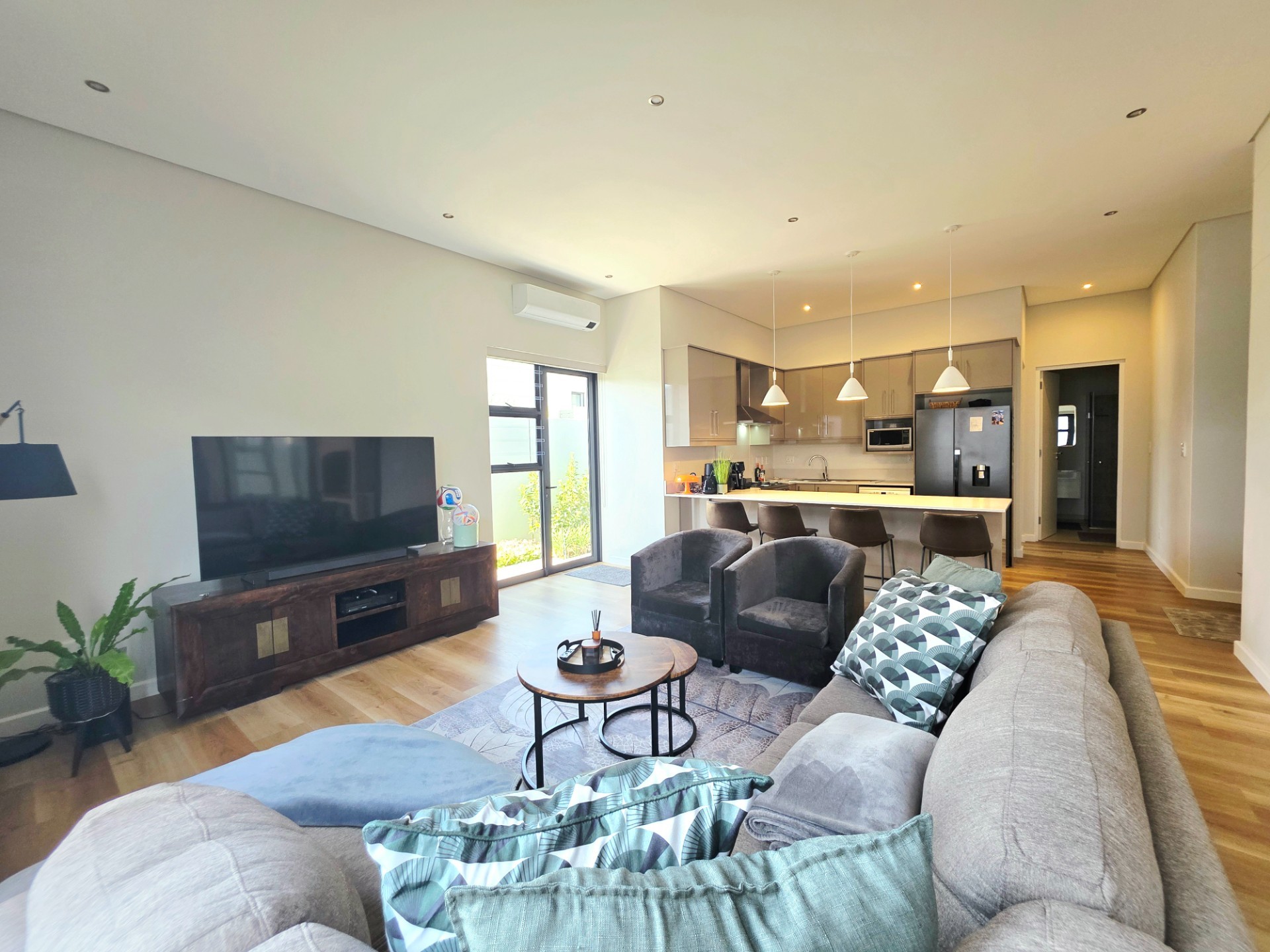 Townhouse for rent in Graanendal, Durbanville, 176 m²