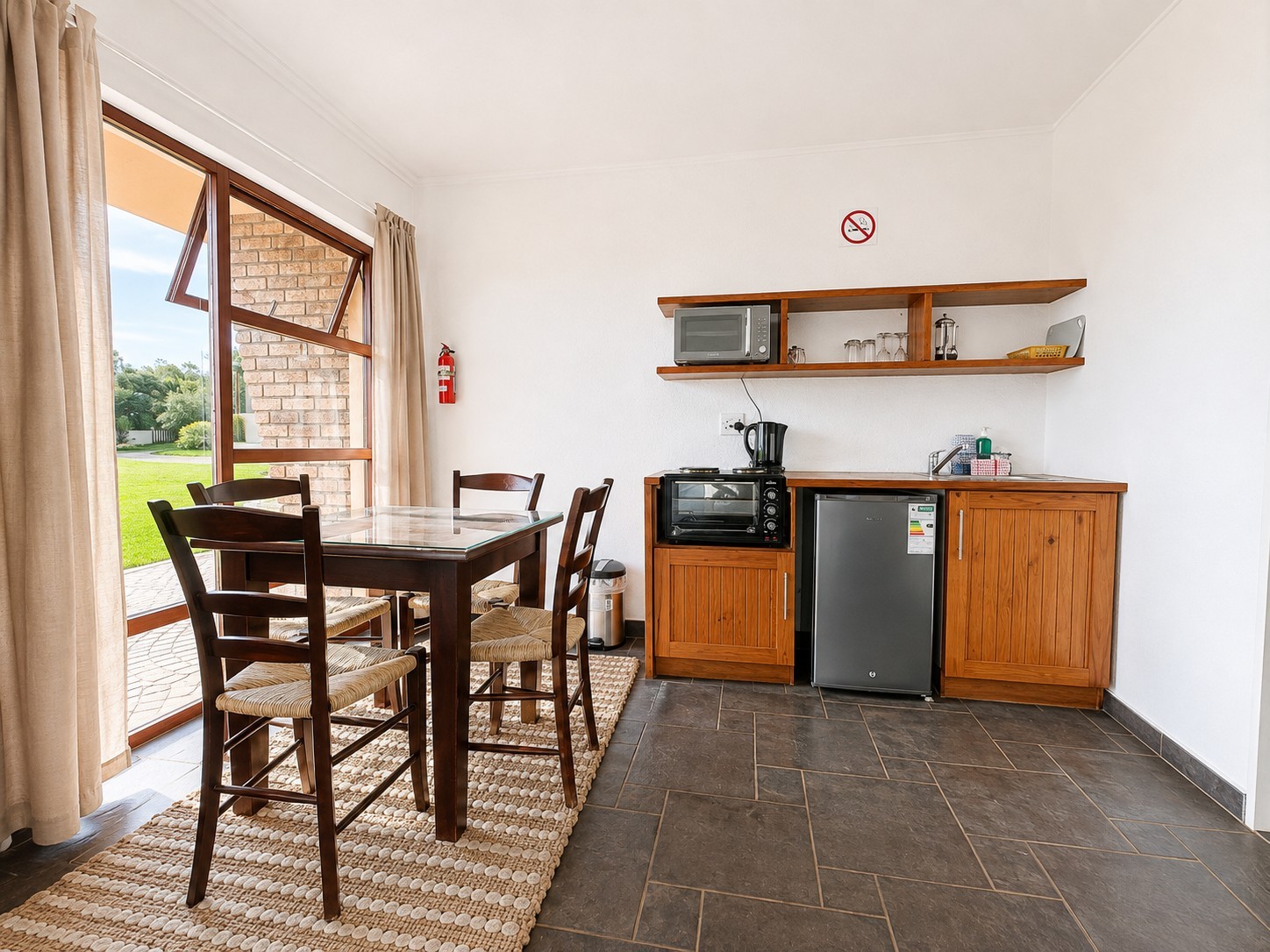 Apartment for rent in Firlands, Gordons Bay, 42 m²