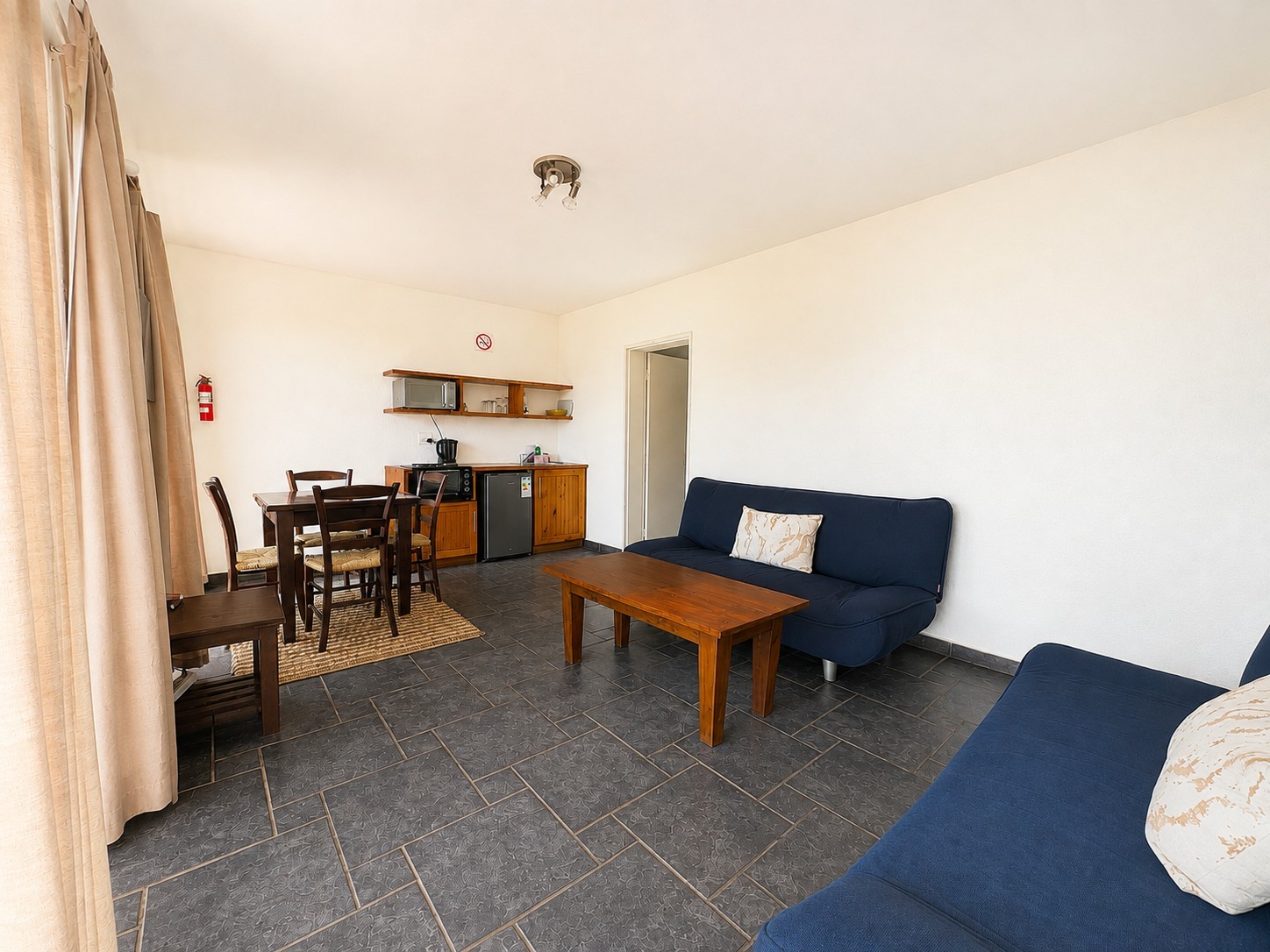 Apartment for rent in Firlands, Gordons Bay, 42 m²