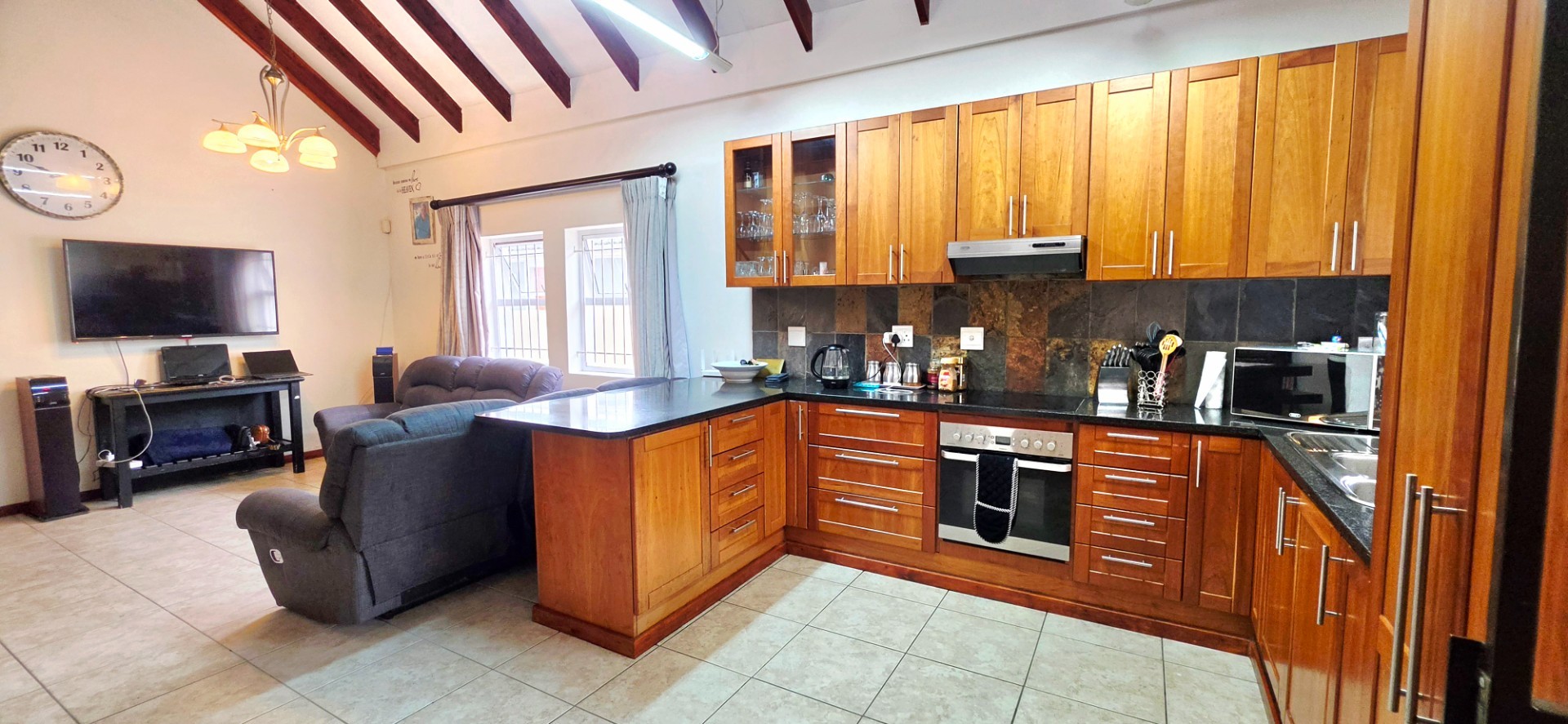 House for sale in Eikenbosch, Kuils River, 250 m²