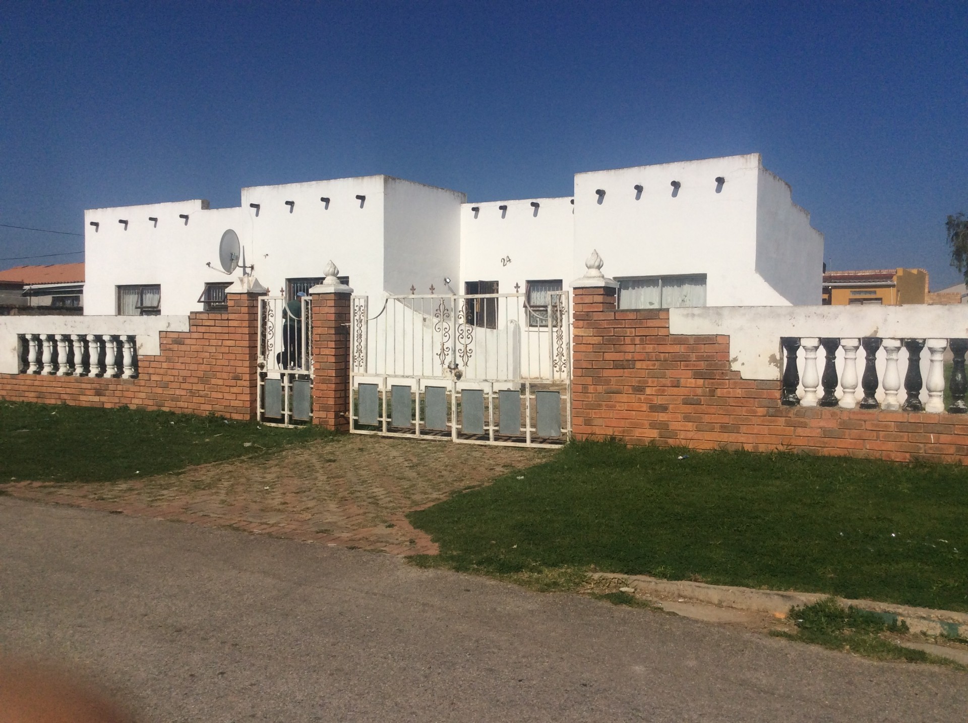 House for sale in Kwanobuhle, Uitenhage, 24 Vazi Street, Kwanobuhle, Uitenhage, Eastern Cape, 620 m²