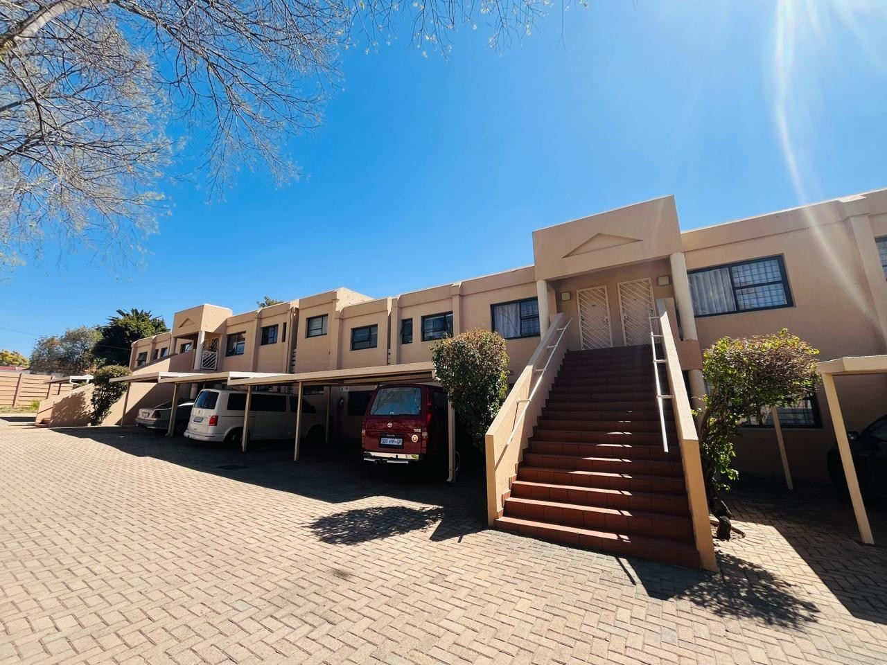 House for sale in Kew, Johannesburg, 98 m²