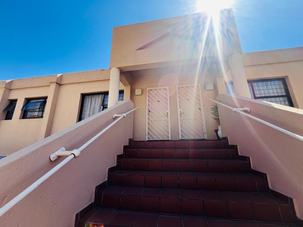 House for sale in Kew, Johannesburg, 98 m²
