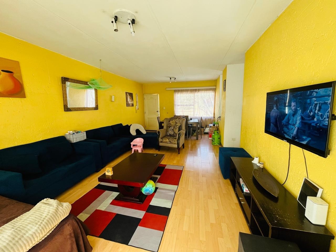 House for sale in Kew, Johannesburg, 98 m²
