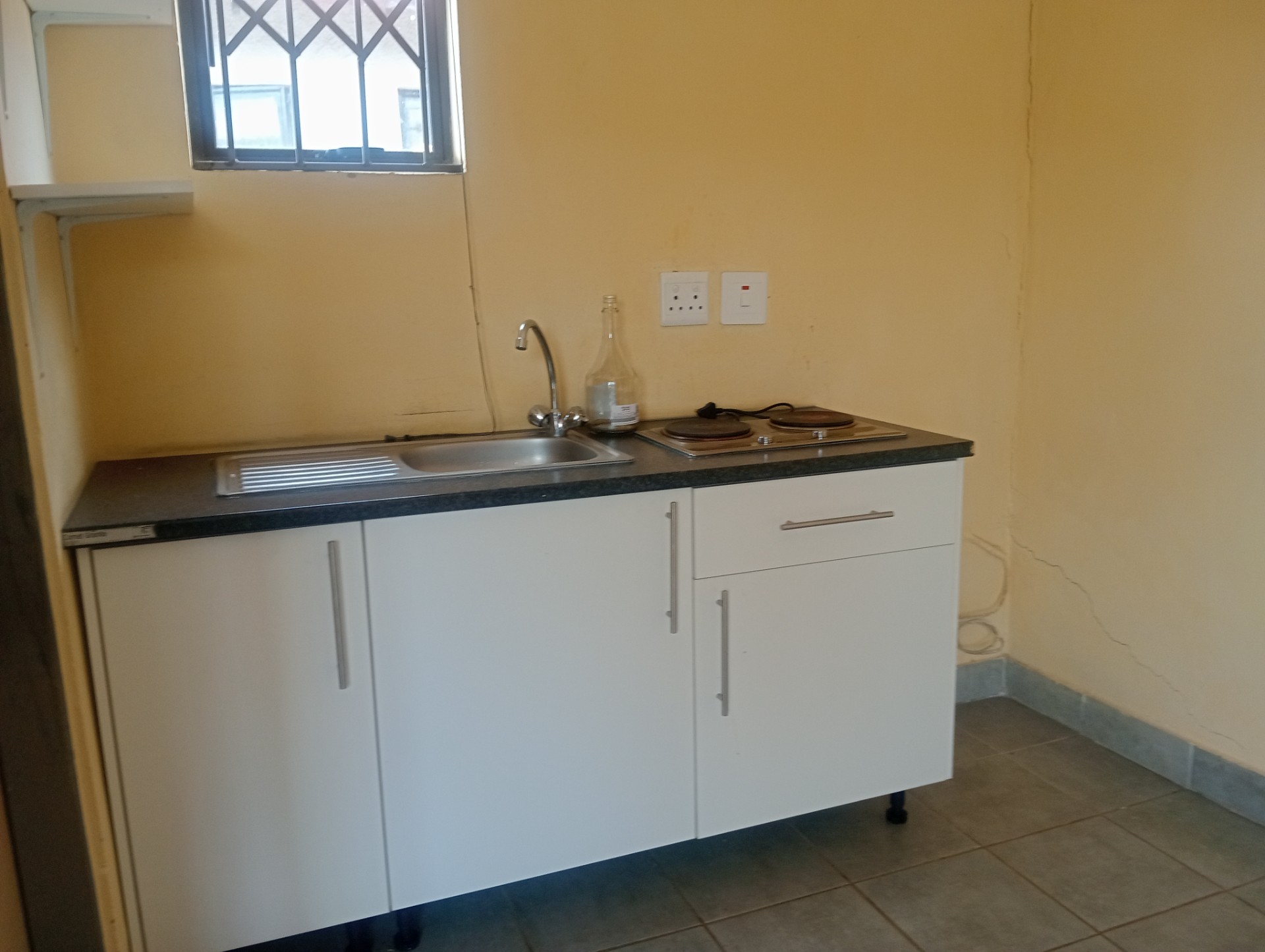 Room for rent in Villa Liza, Boksburg, 13 mยฒ