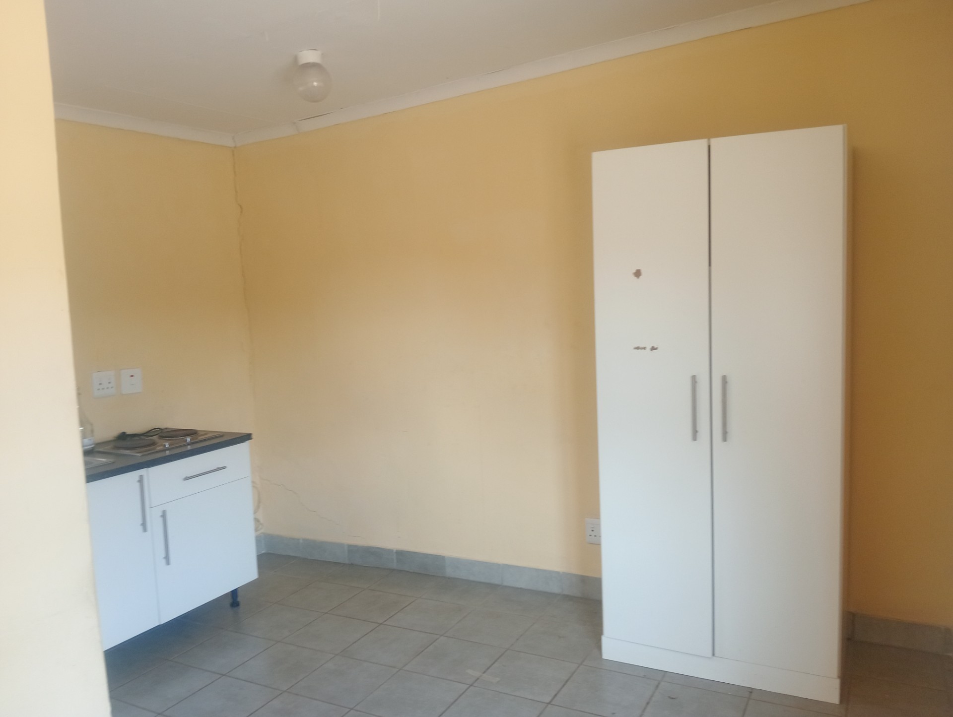 Room for rent in Villa Liza, Boksburg, 13 mยฒ