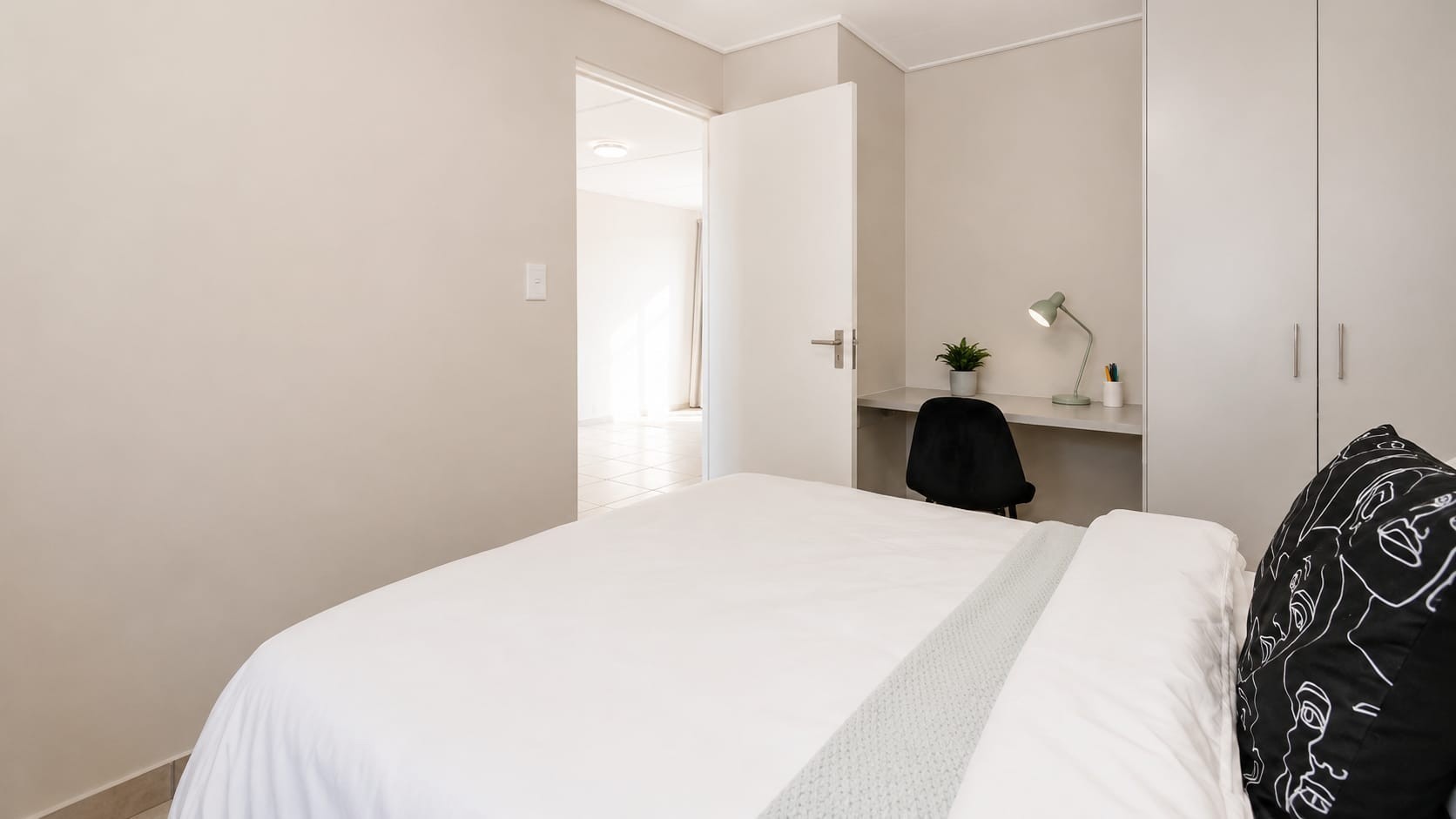 Apartment for sale in Groenvallei, Bellville, 50 m²