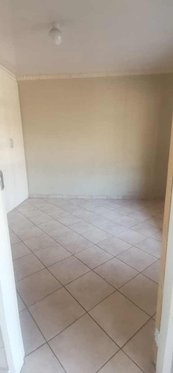 Apartment for rent in Oos Einde, Rustenburg, North West