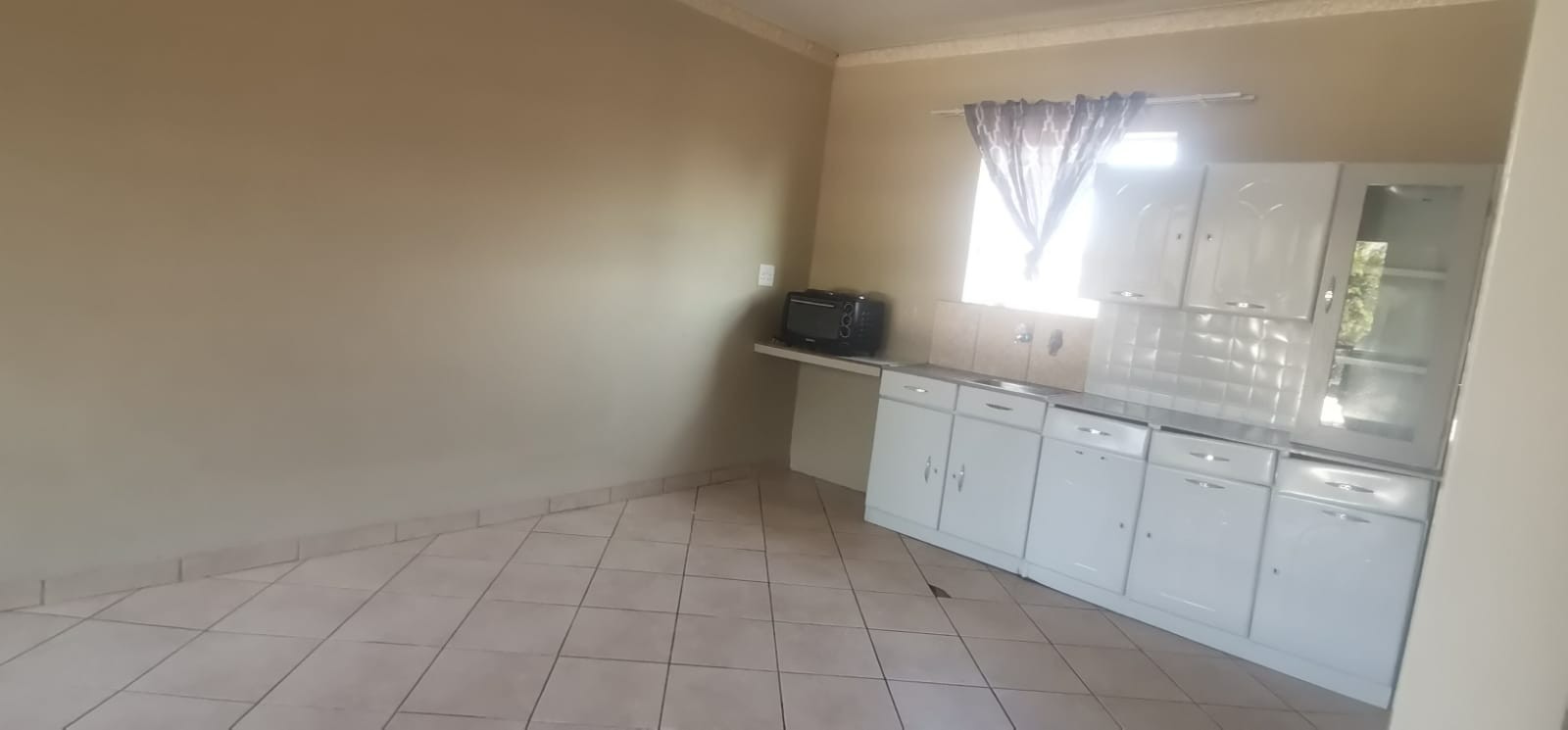Apartment for rent in Oos Einde, Rustenburg, North West