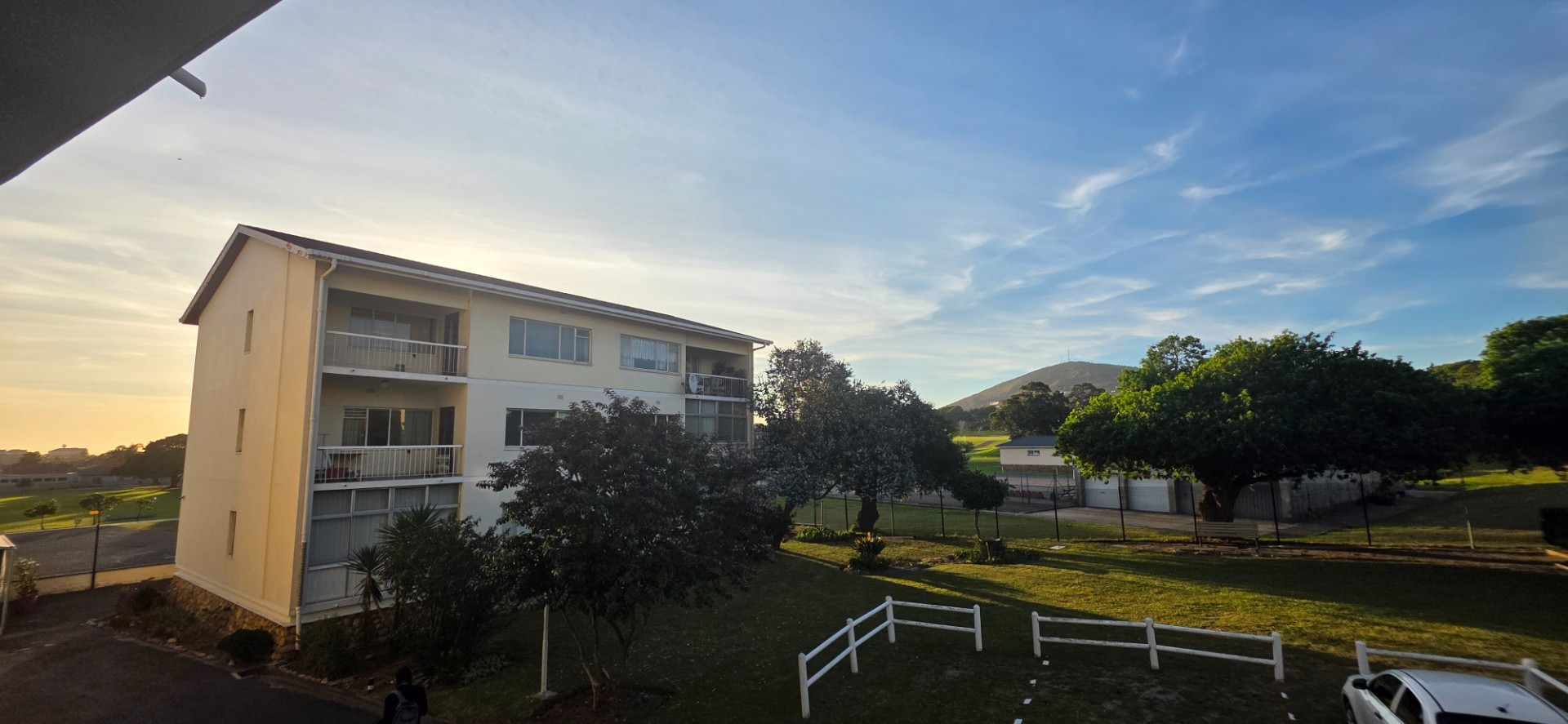 Apartment for sale in Oostersee, Parow, 98 m²