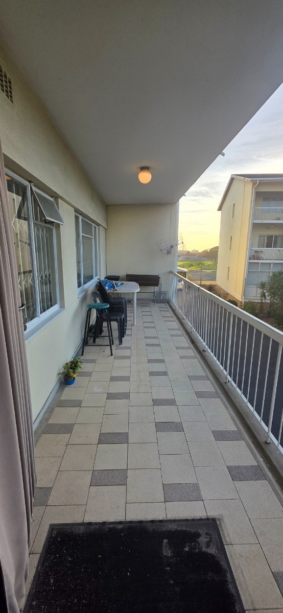 Apartment for sale in Oostersee, Parow, 98 m²