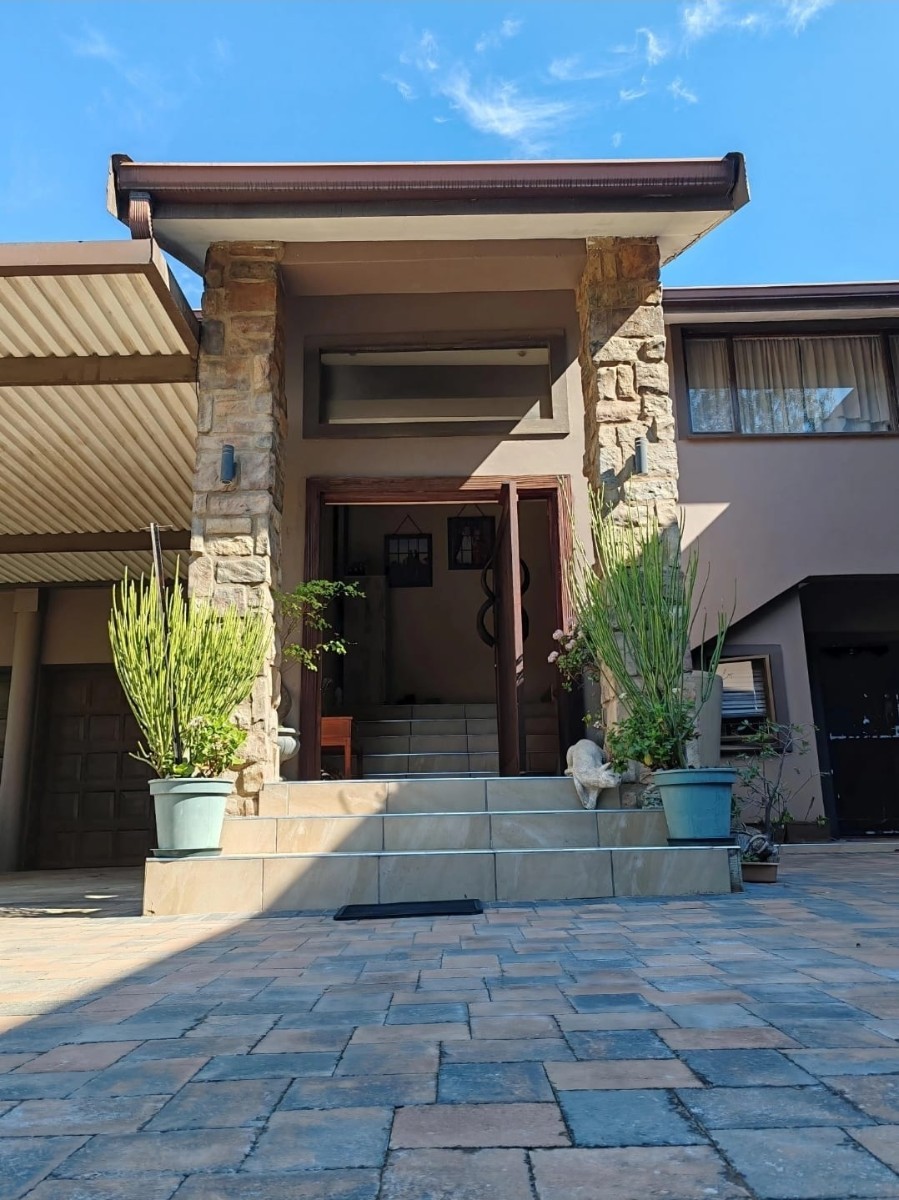 House for sale in Escombe, Queensburgh, KwaZulu Natal, 550 m²