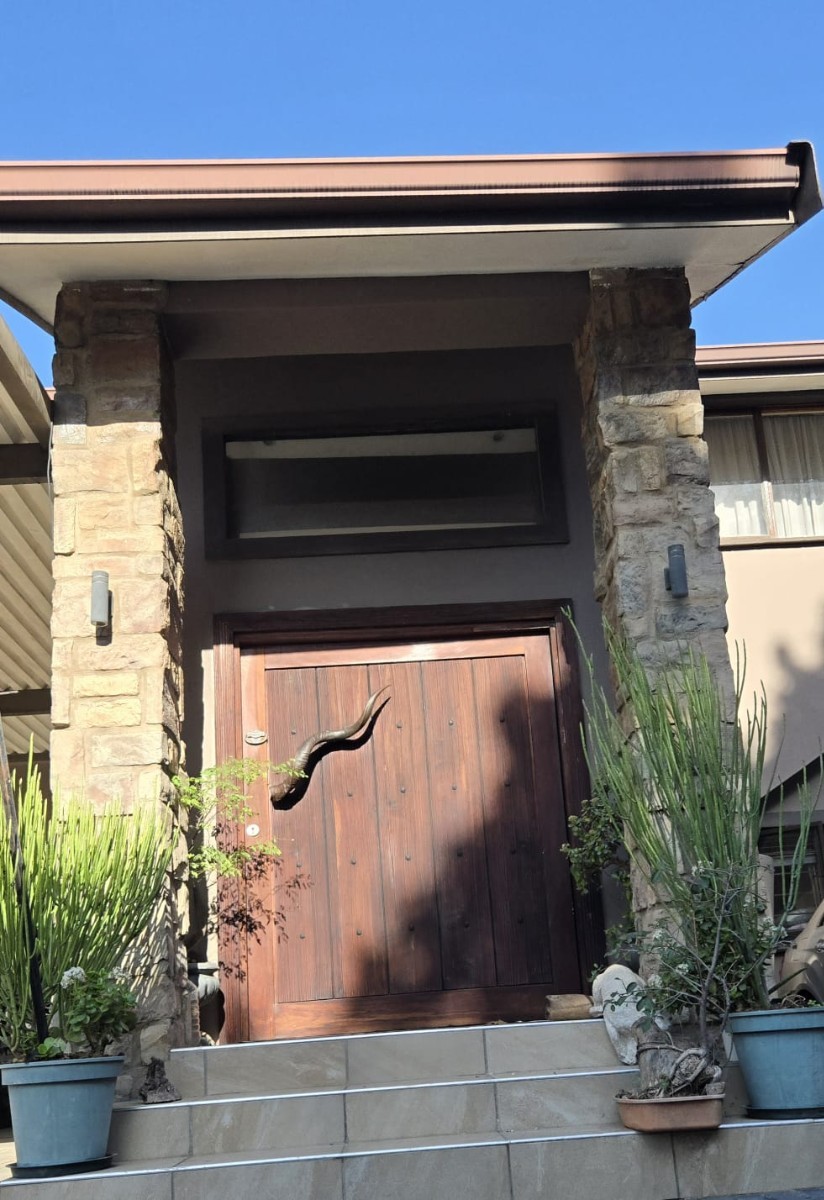 House for sale in Escombe, Queensburgh, KwaZulu Natal, 550 m²