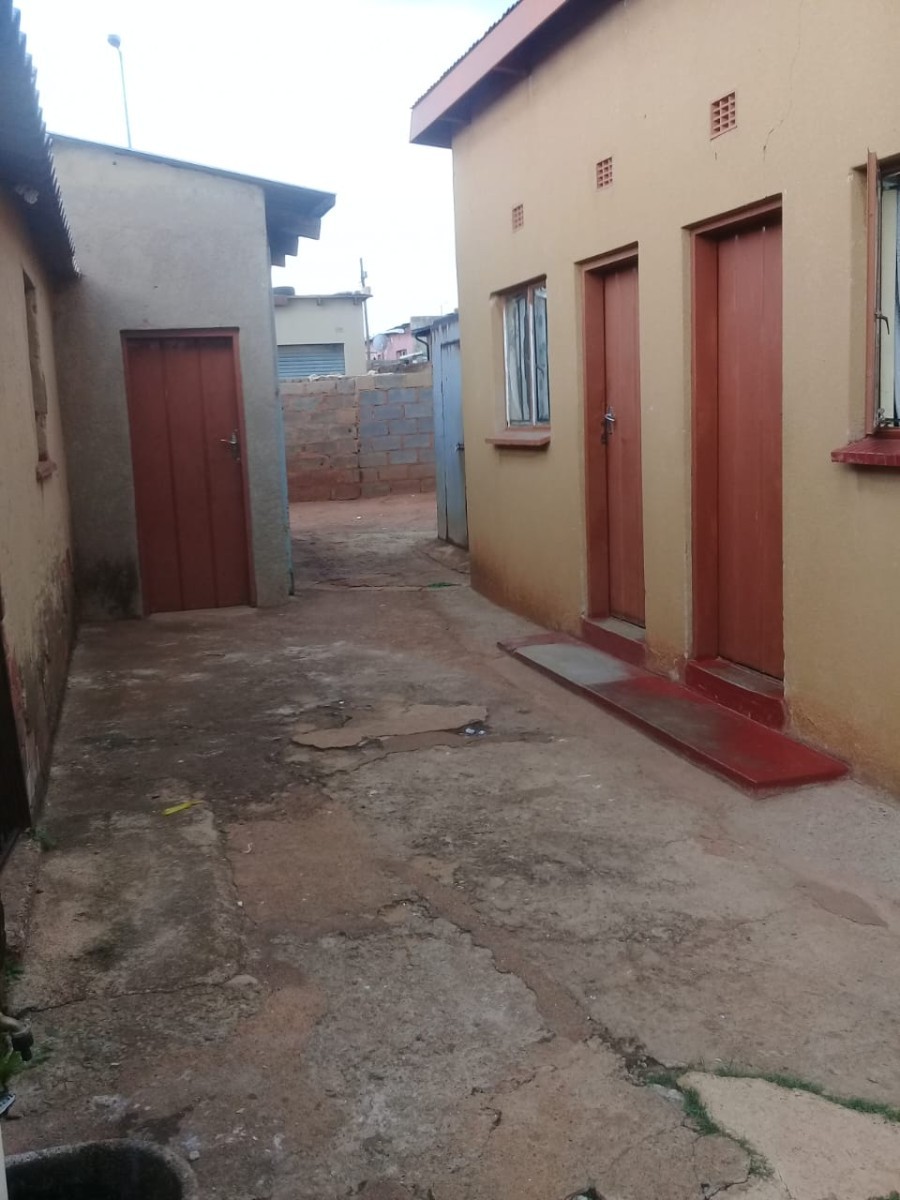House for sale in Emdeni, Soweto, 50 m²