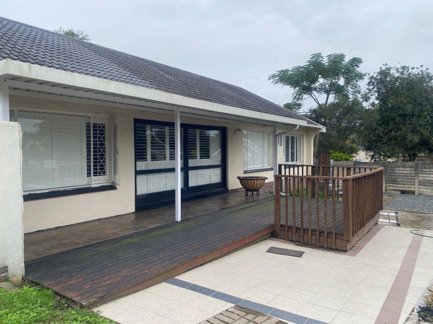 House for sale in Dorchester Heights, East London, 1180 m²