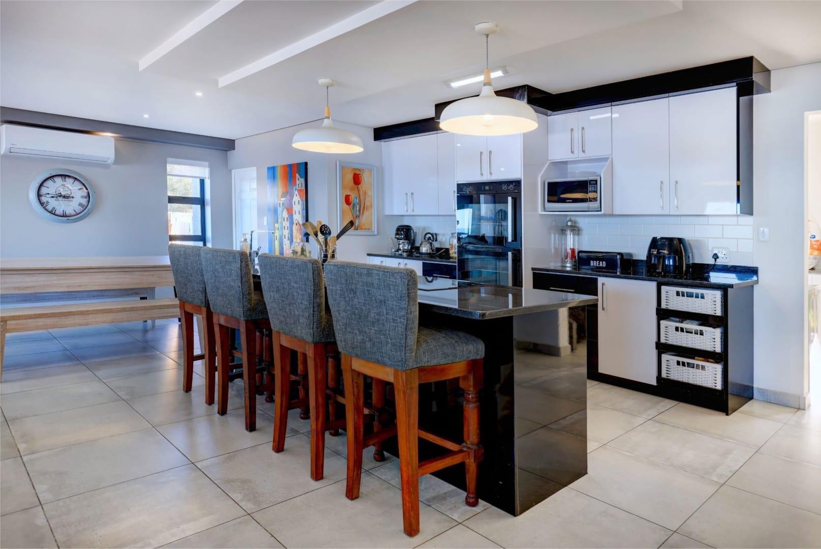 House for sale in Pinnacle Point Golf Estate, Mossel Bay, 450 m²