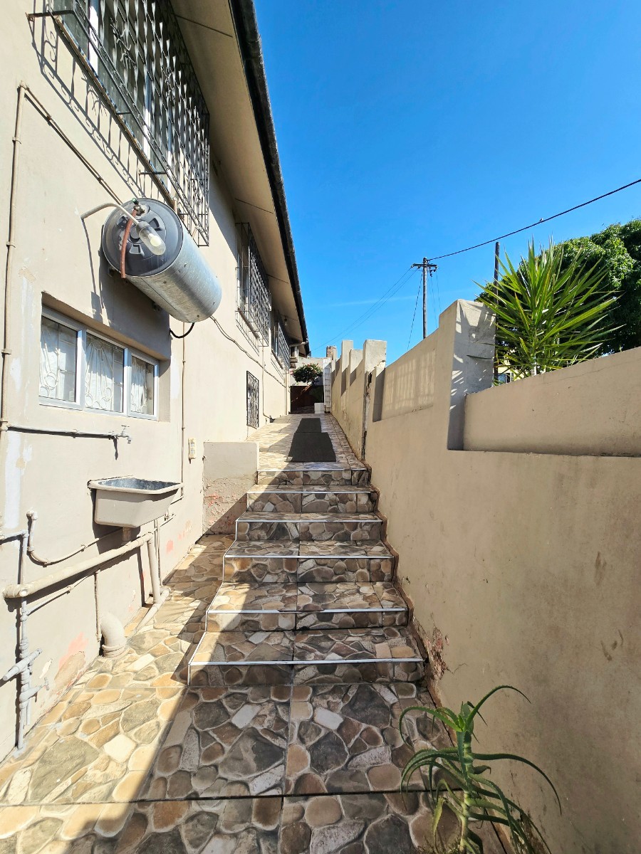 House for sale in Claire Estate, Durban, KwaZulu Natal, 198 m²