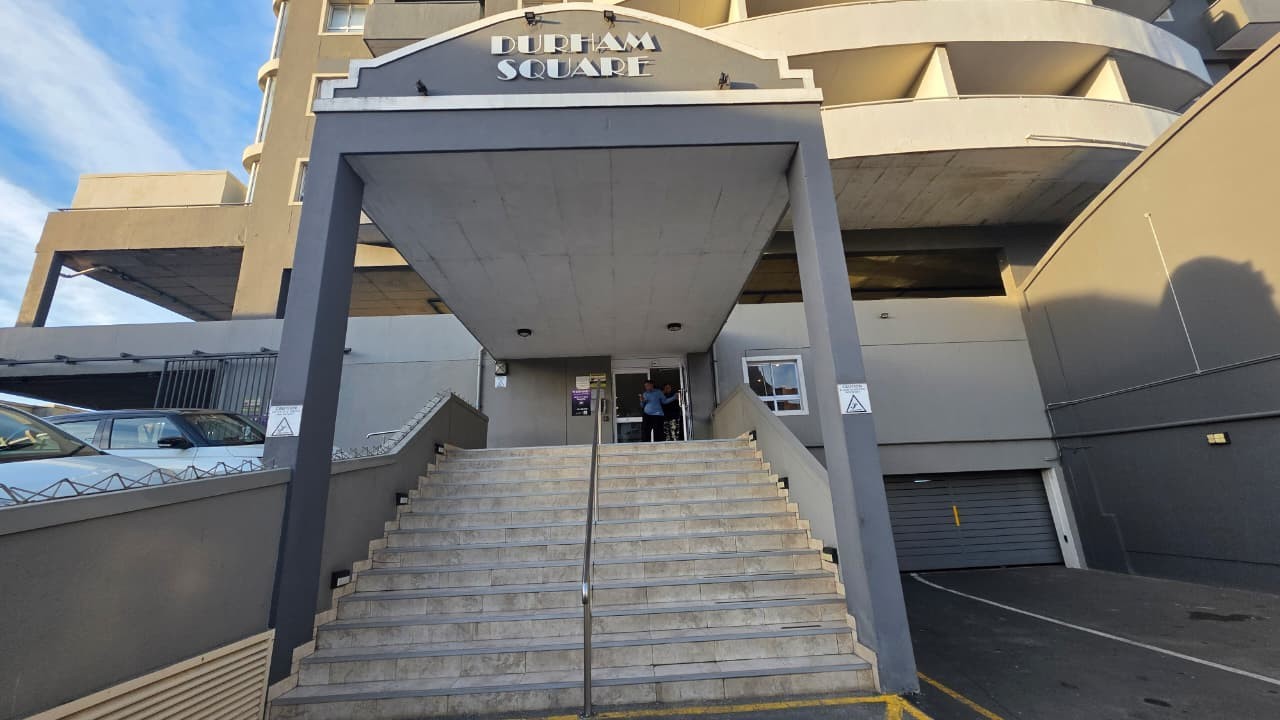 Apartment for sale in Salt River, Cape Town, 55 m²