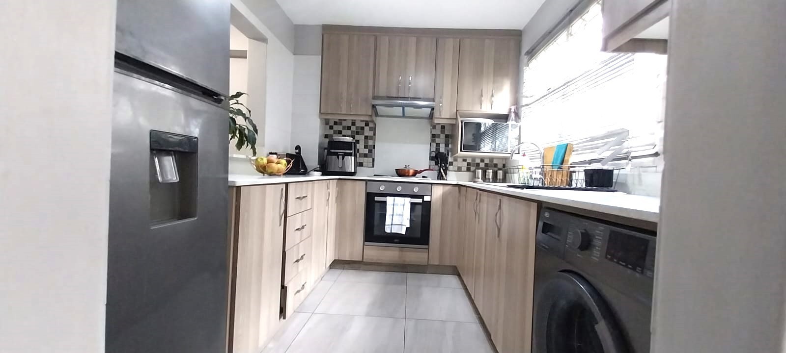 Complex for rent in Bulwer, Durban, KwaZulu Natal, 24 Ryde Avenue, Bulwer, Durban, KwaZulu Natal, 91 m²