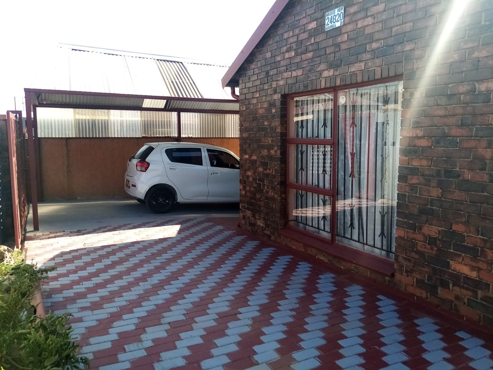 House for rent in Diepkloof Zone 4, Diepkloof, Soweto