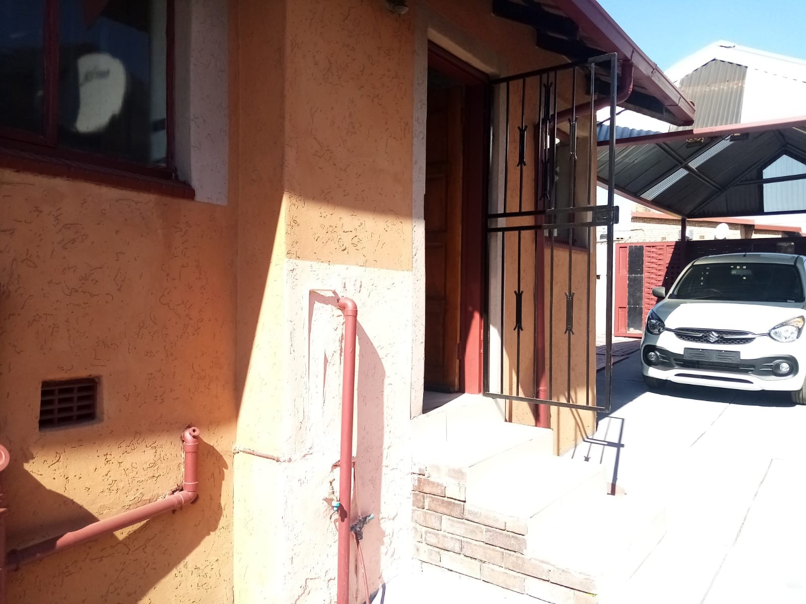 House for rent in Diepkloof Zone 4, Diepkloof, Soweto