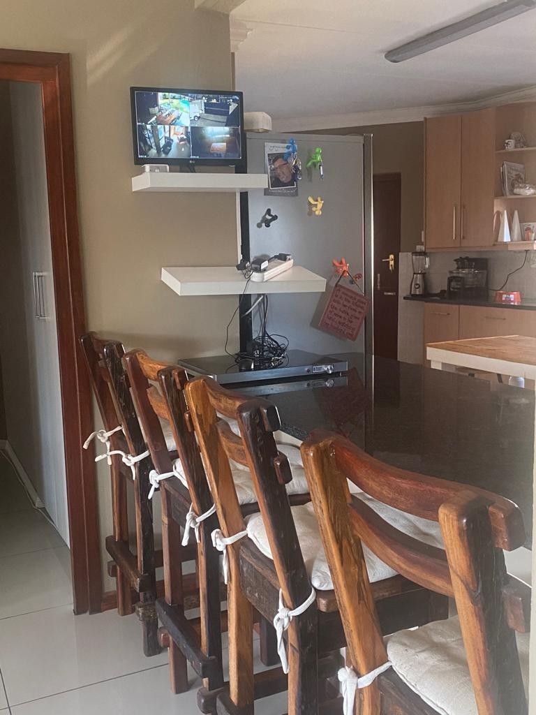 House for sale in Lonehill, Sandton, 359 m²