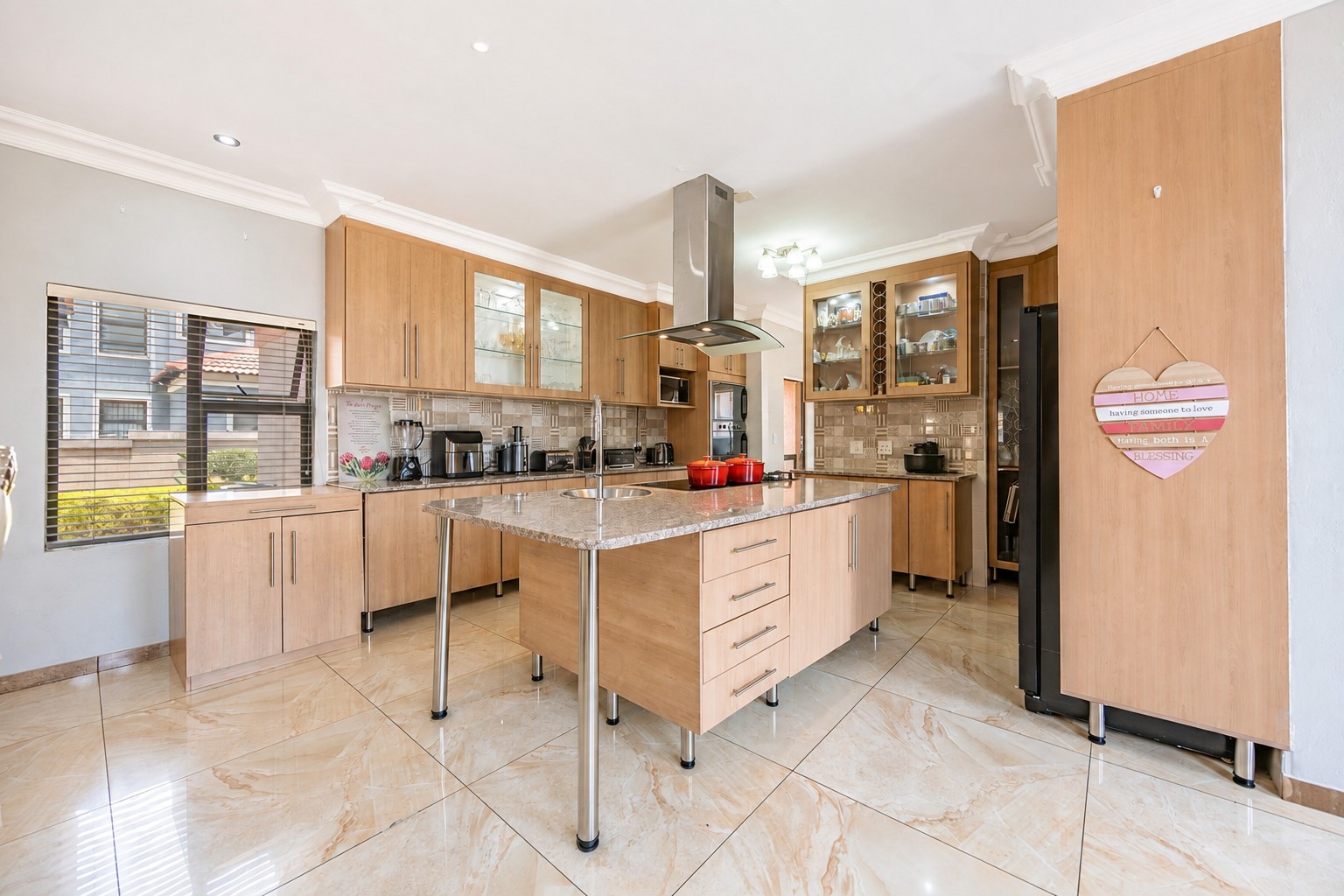 House for sale in Magaliesberg Country Estate, Amandasig, Akasia, 620 m²