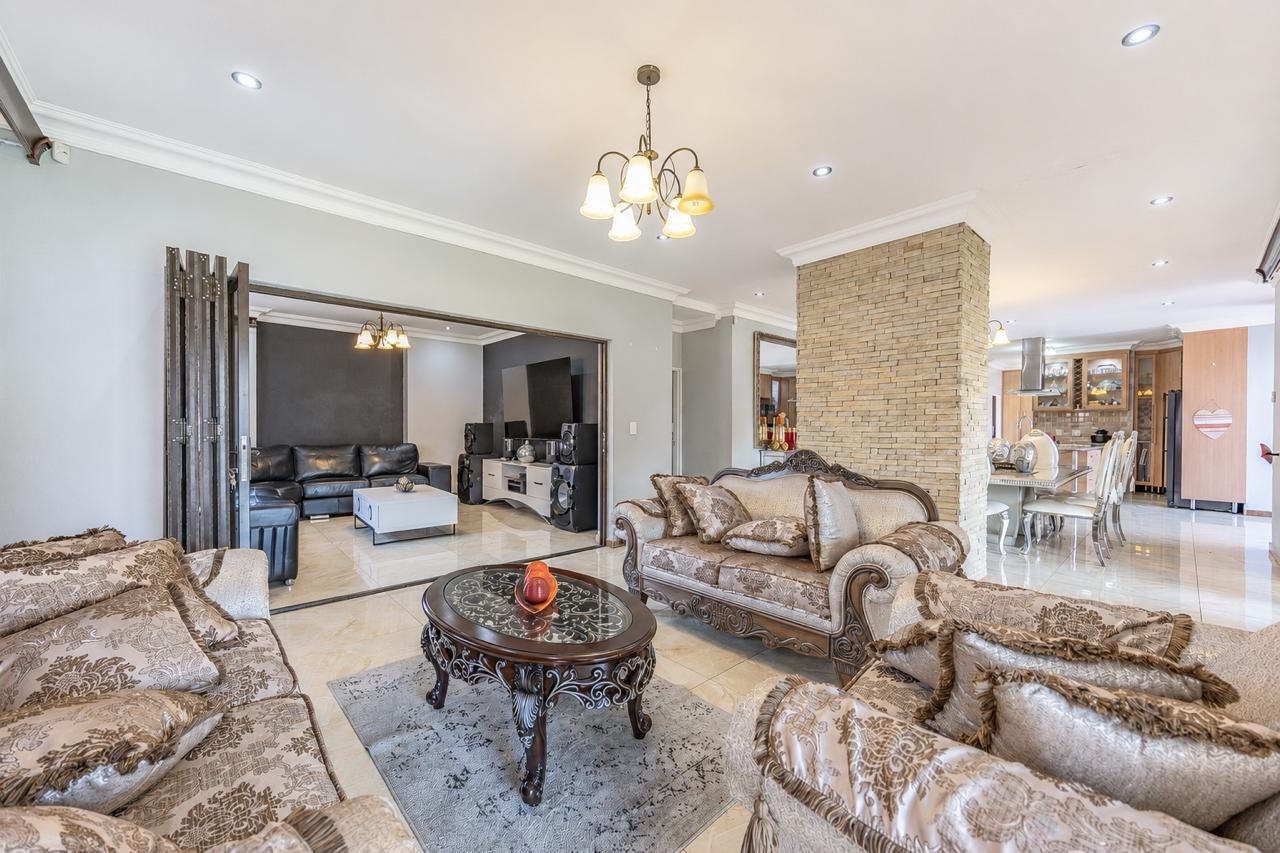 House for sale in Magaliesberg Country Estate, Amandasig, Akasia, 620 m²