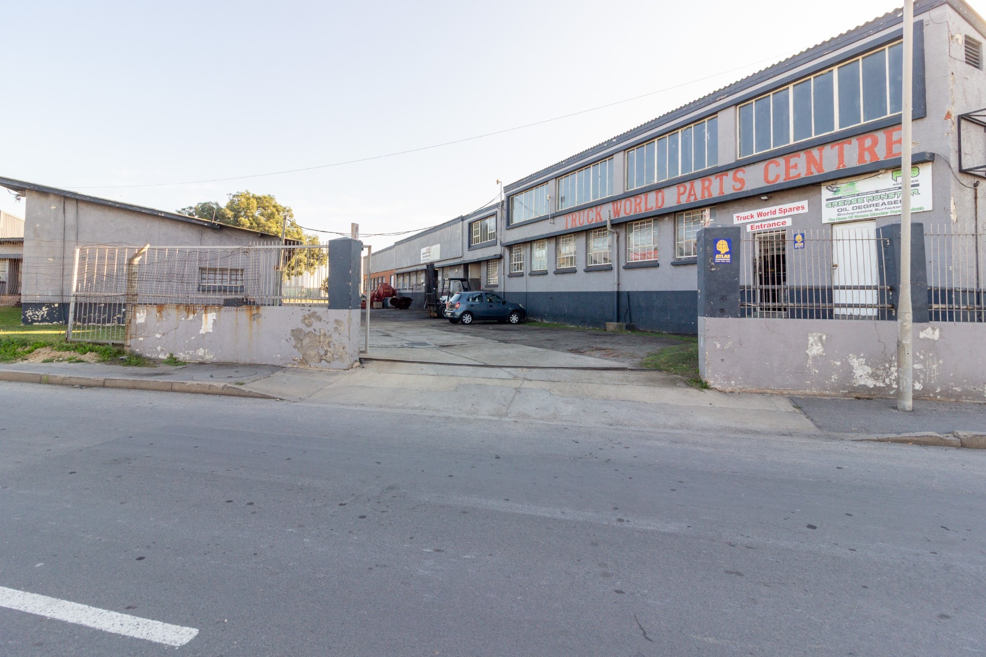 Warehouse for rent in Deal Party, Port Elizabeth, 2 Burman Road, Deal Party, Port Elizabeth, Eastern Cape, 374 m²