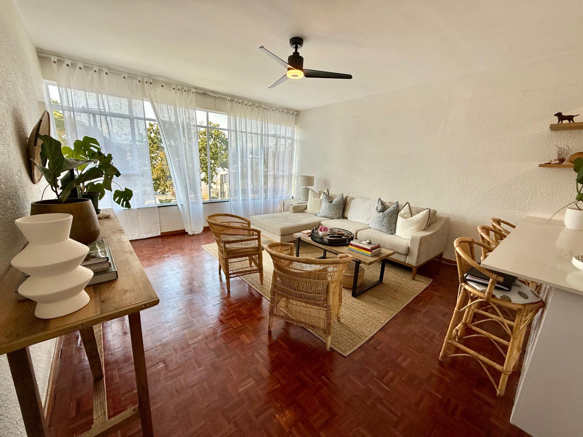 Apartment for rent in Somerset West Central, Somerset West