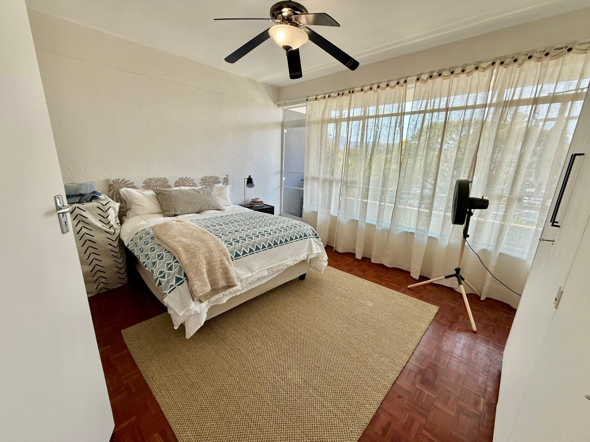 Apartment for rent in Somerset West Central, Somerset West