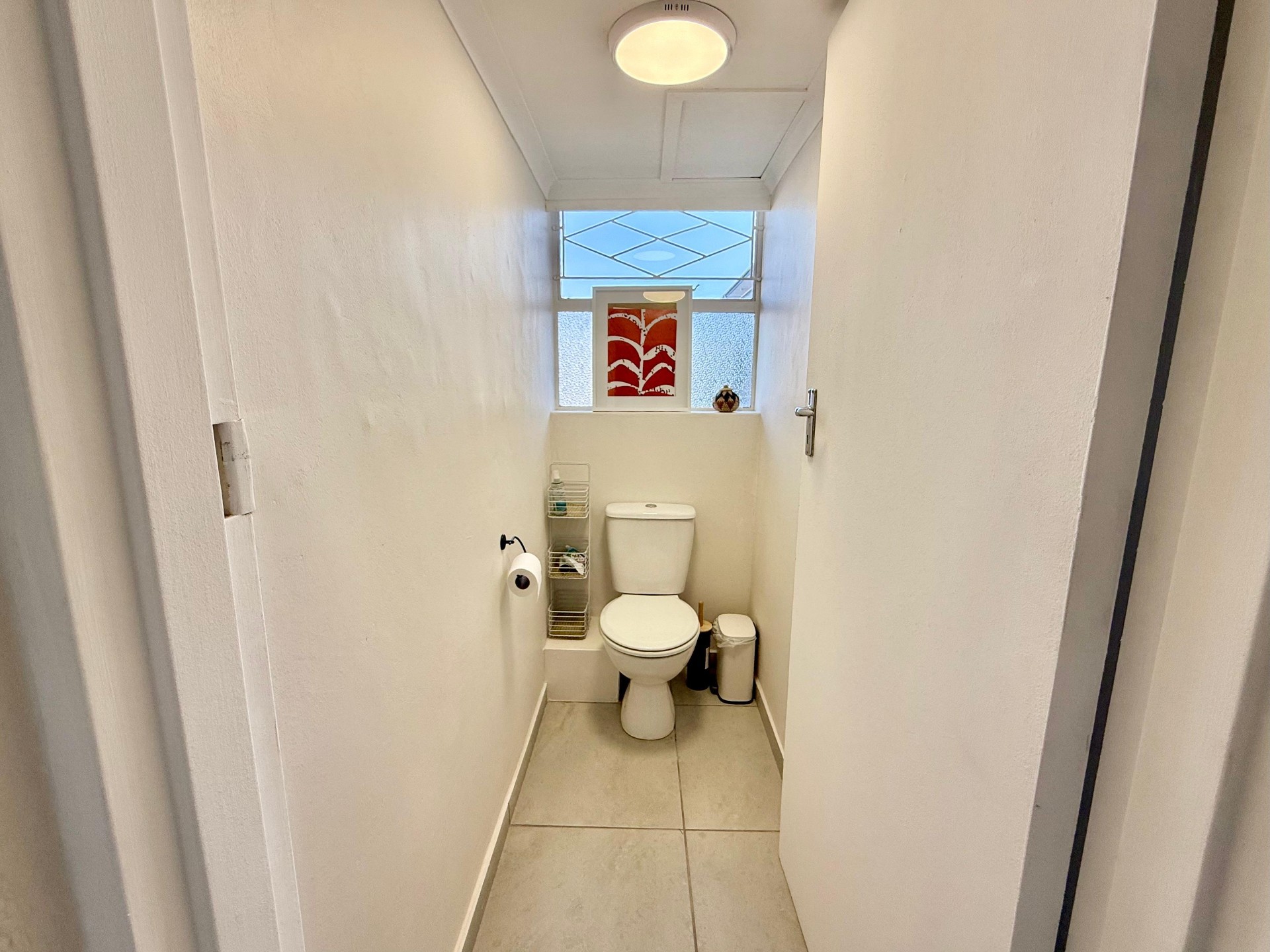 Apartment for rent in Somerset West Central, Somerset West