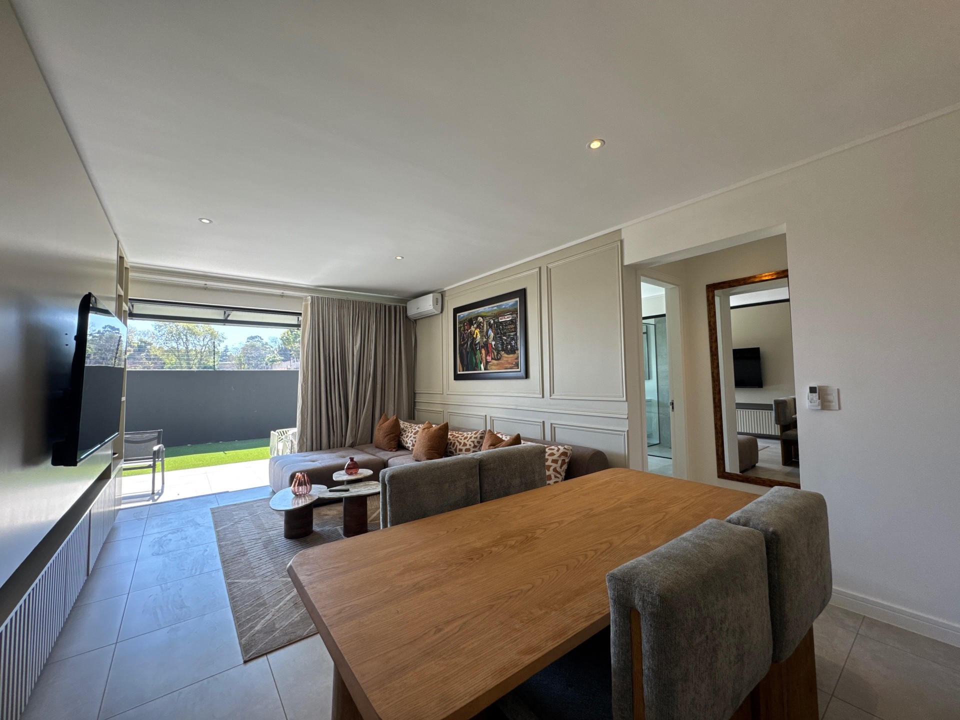 Apartment for rent in Hyde Park, Sandton, 145 m²