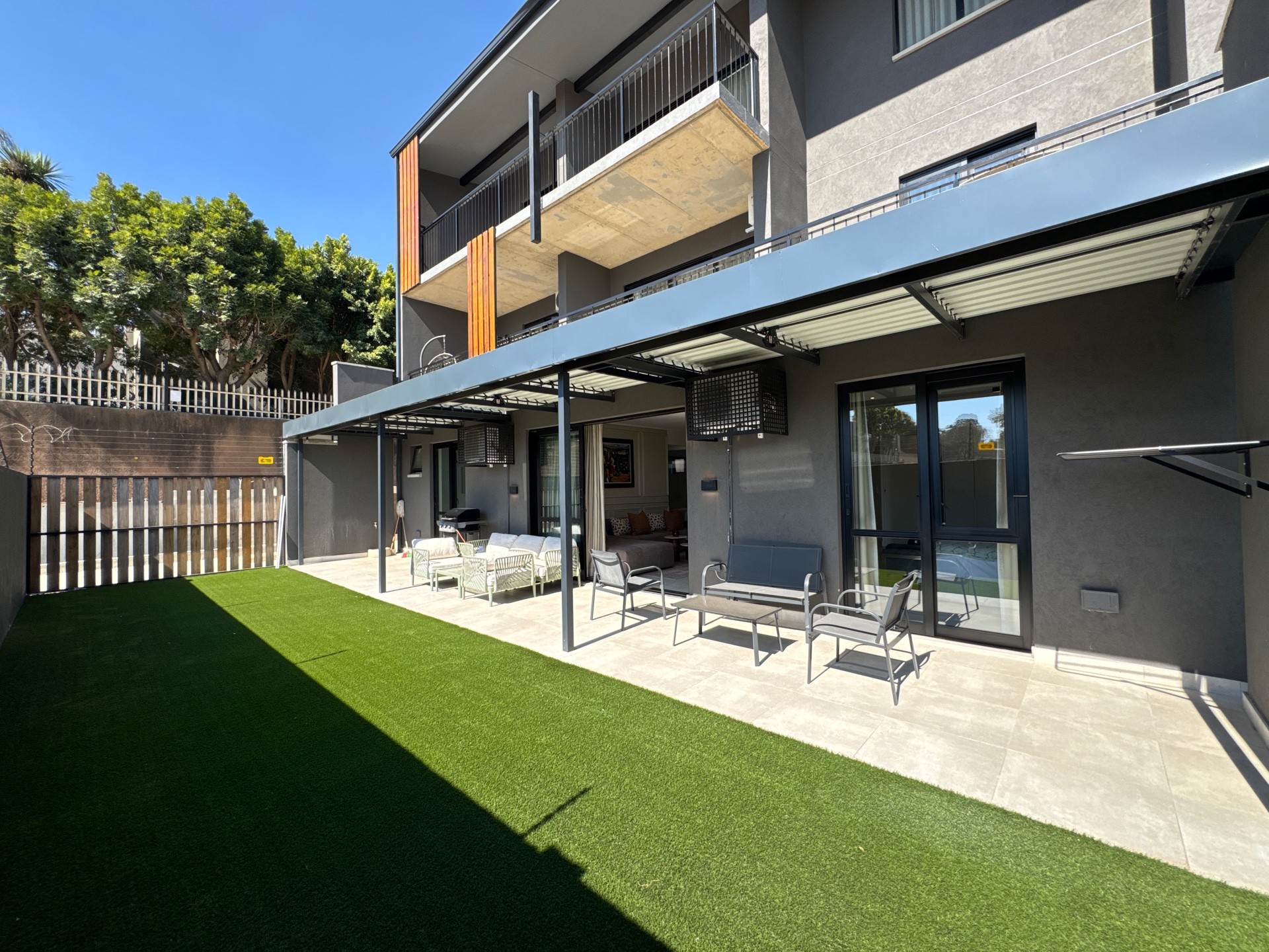 Apartment for rent in Hyde Park, Sandton, 145 m²