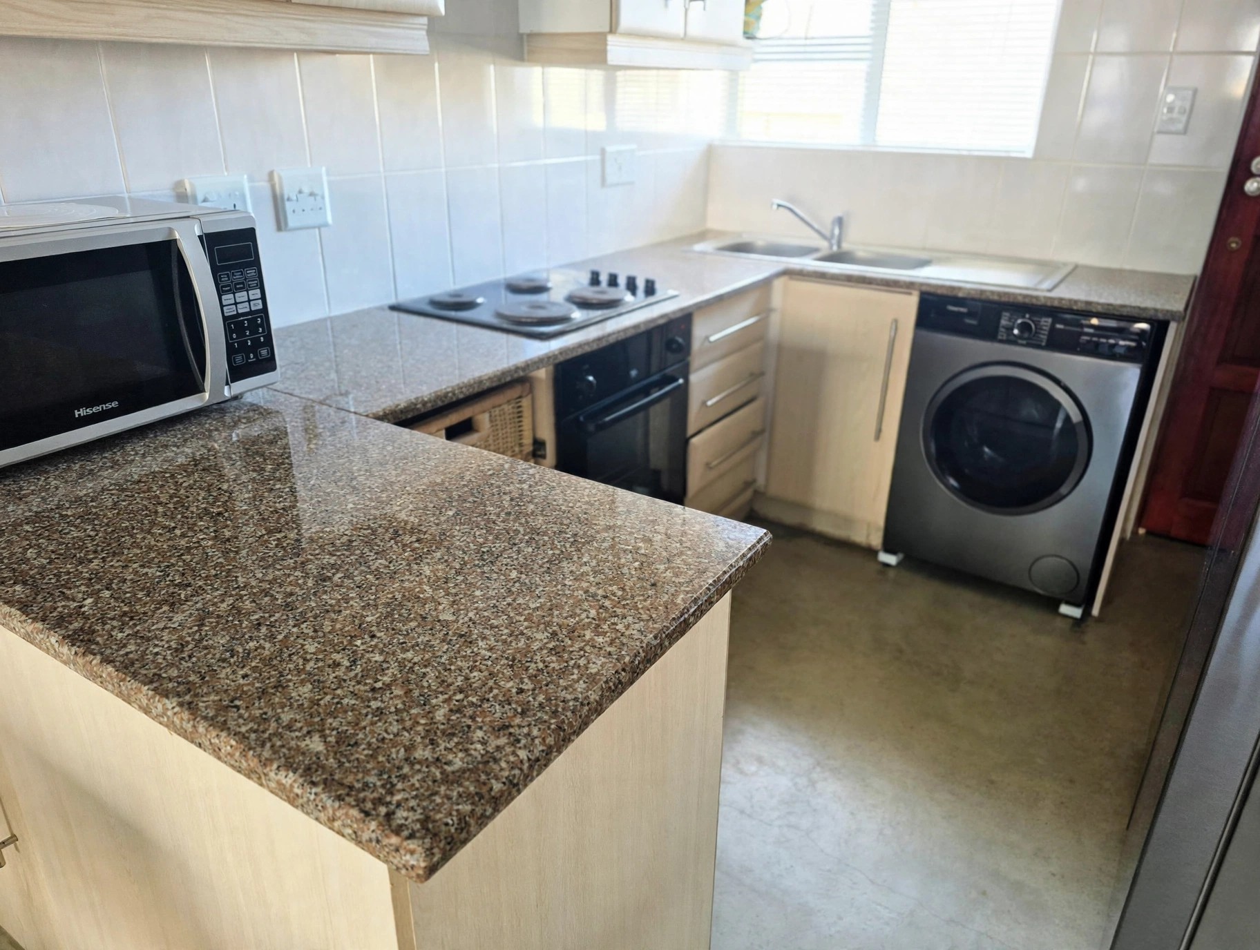 Apartment for sale in Uvongo Beach, Margate, KwaZulu Natal, 27, ss queens view, 213 Marine Drive, Uvongo Beach, Margate, KwaZulu Natal, 61 m²