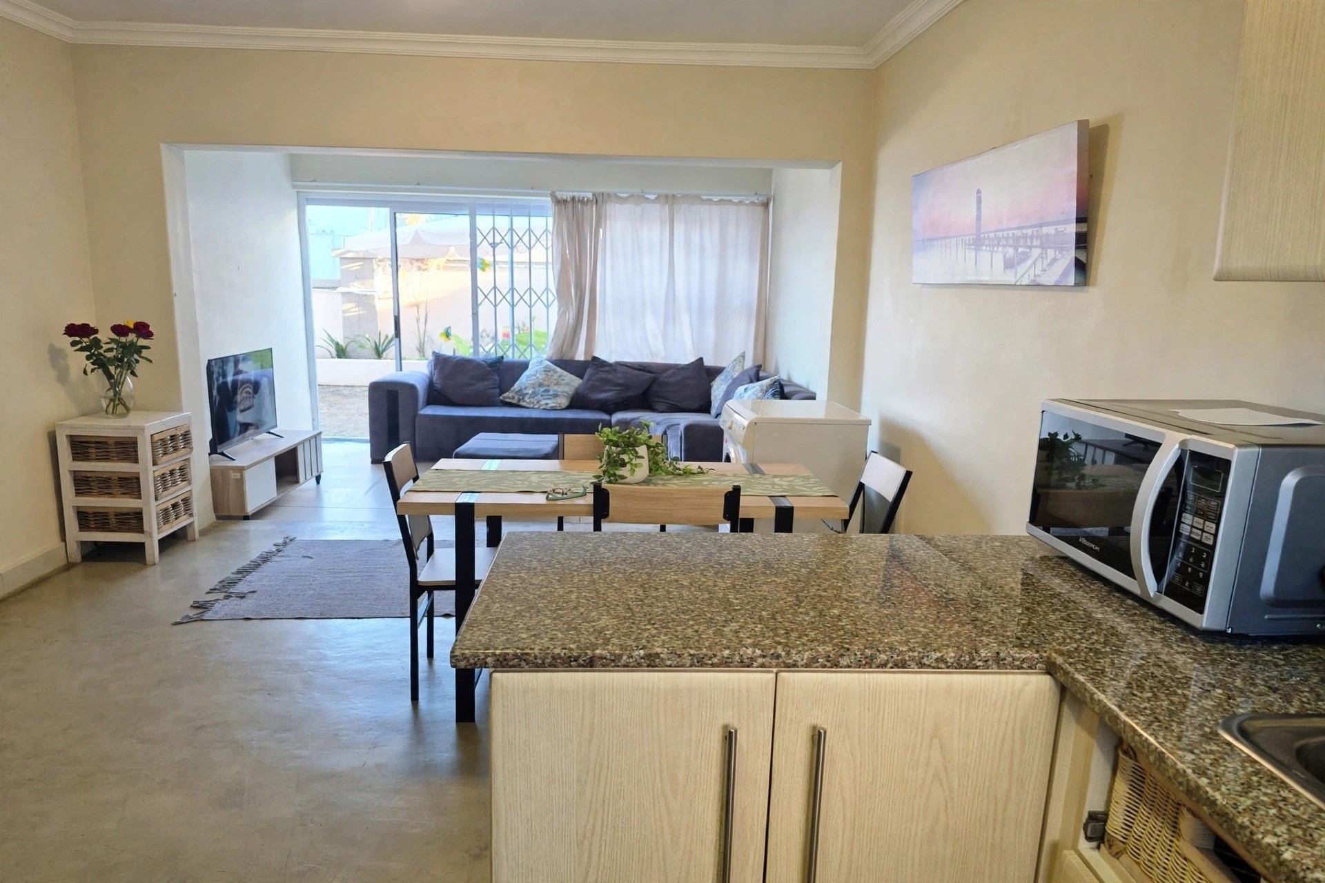 Apartment for sale in Uvongo Beach, Margate, KwaZulu Natal, 27, ss queens view, 213 Marine Drive, Uvongo Beach, Margate, KwaZulu Natal, 61 m²