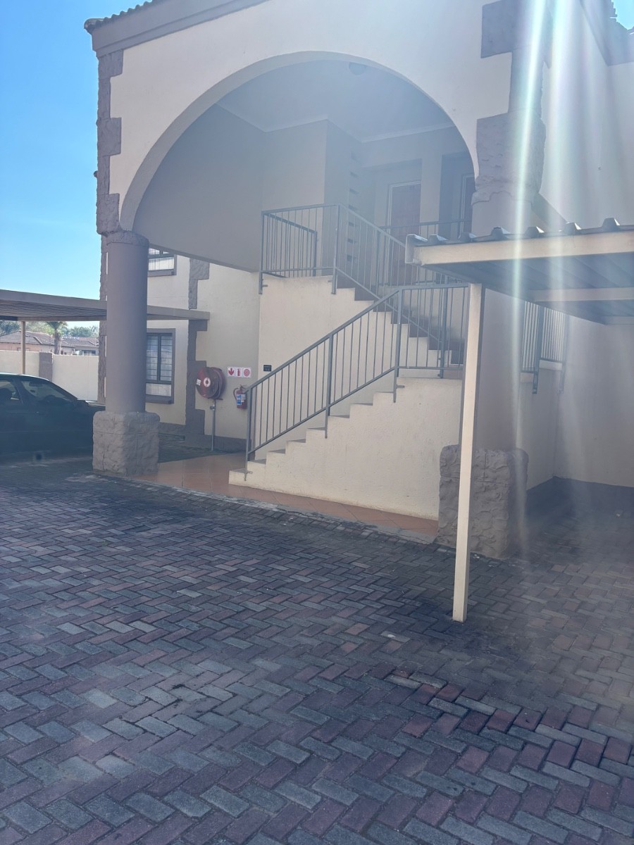 Apartment for sale in Stonehenge, Nelspruit, 6, Villa De Suntene, 89 Heron, Stonehenge, Nelspruit, Mpumalanga, 97 m²