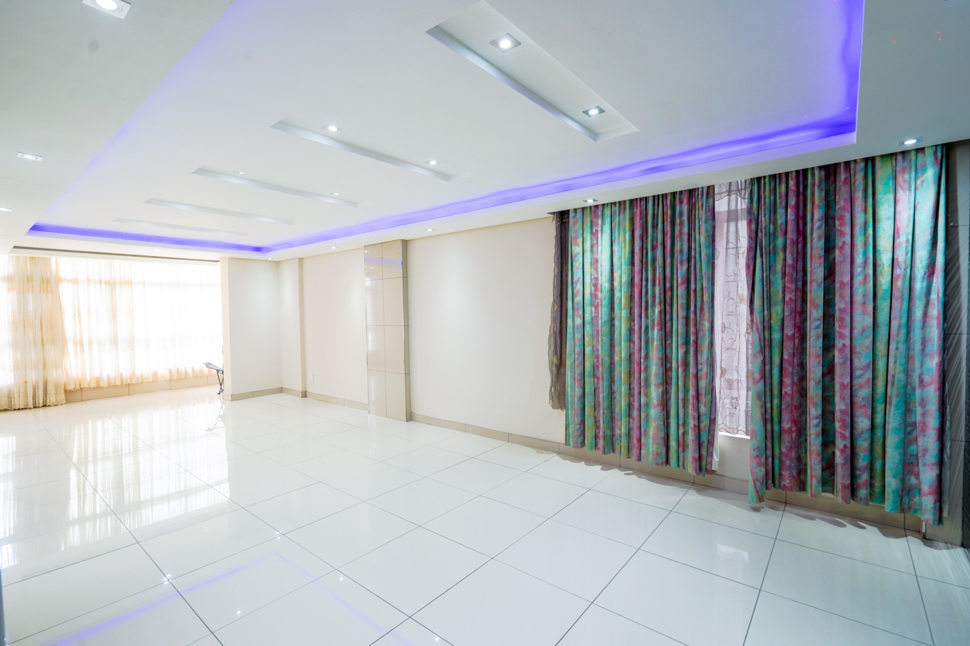 Apartment for sale in North Beach, Durban, KwaZulu Natal, 120 m²