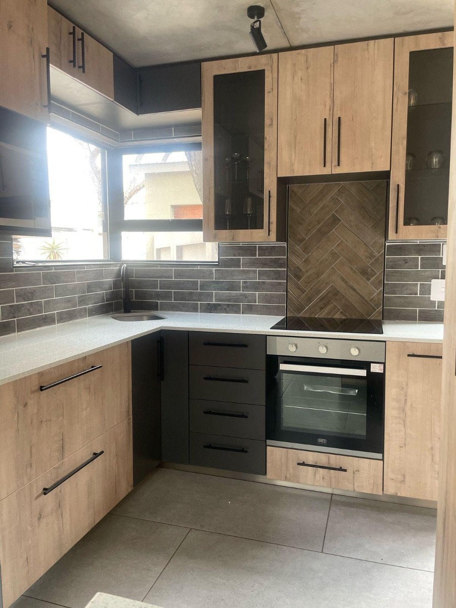 House for rent in Roodepark Eco Estate, Kameeldrift East, Pretoria, 210 m²