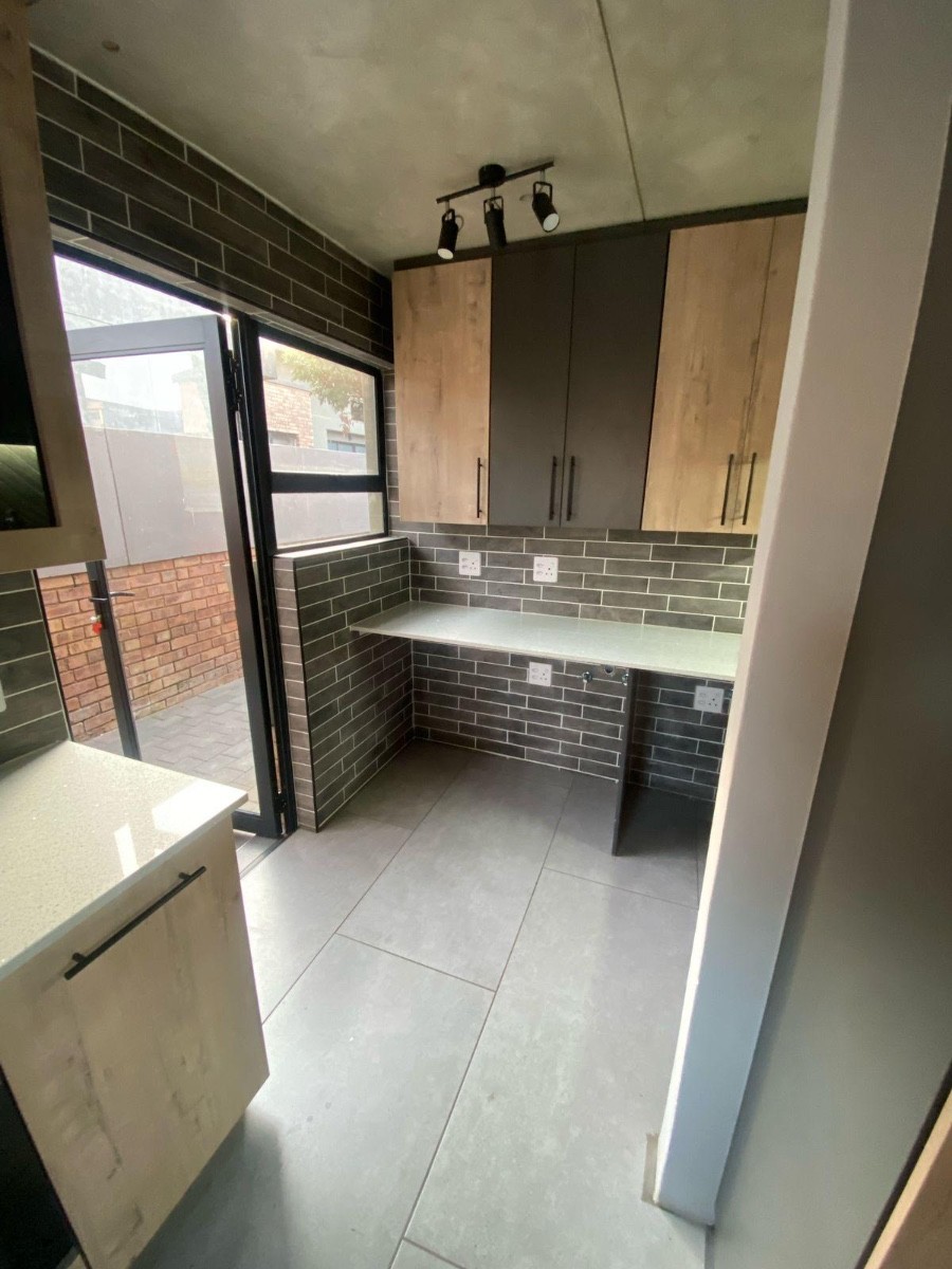 House for rent in Roodepark Eco Estate, Kameeldrift East, Pretoria, 210 m²